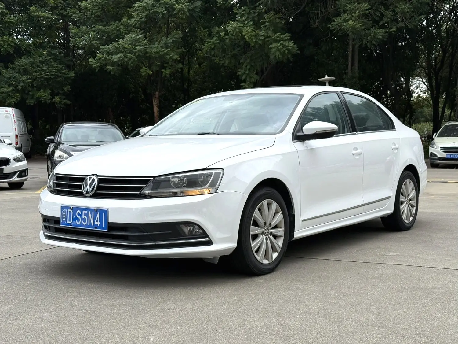 Volkswagen Sagitar  из Китая