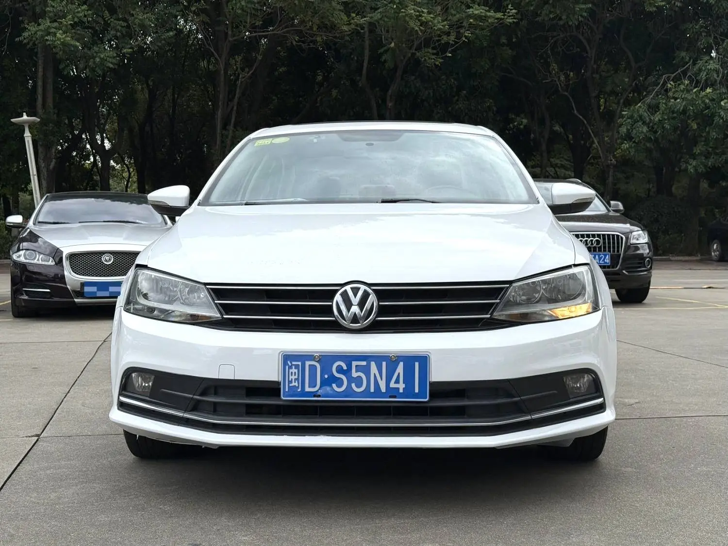 Volkswagen Sagitar  из Китая