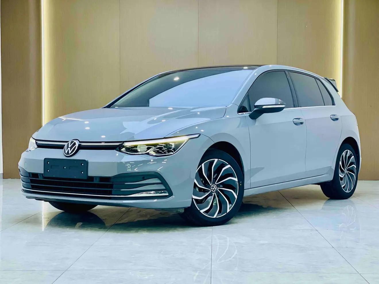 Volkswagen Golf  из Китая