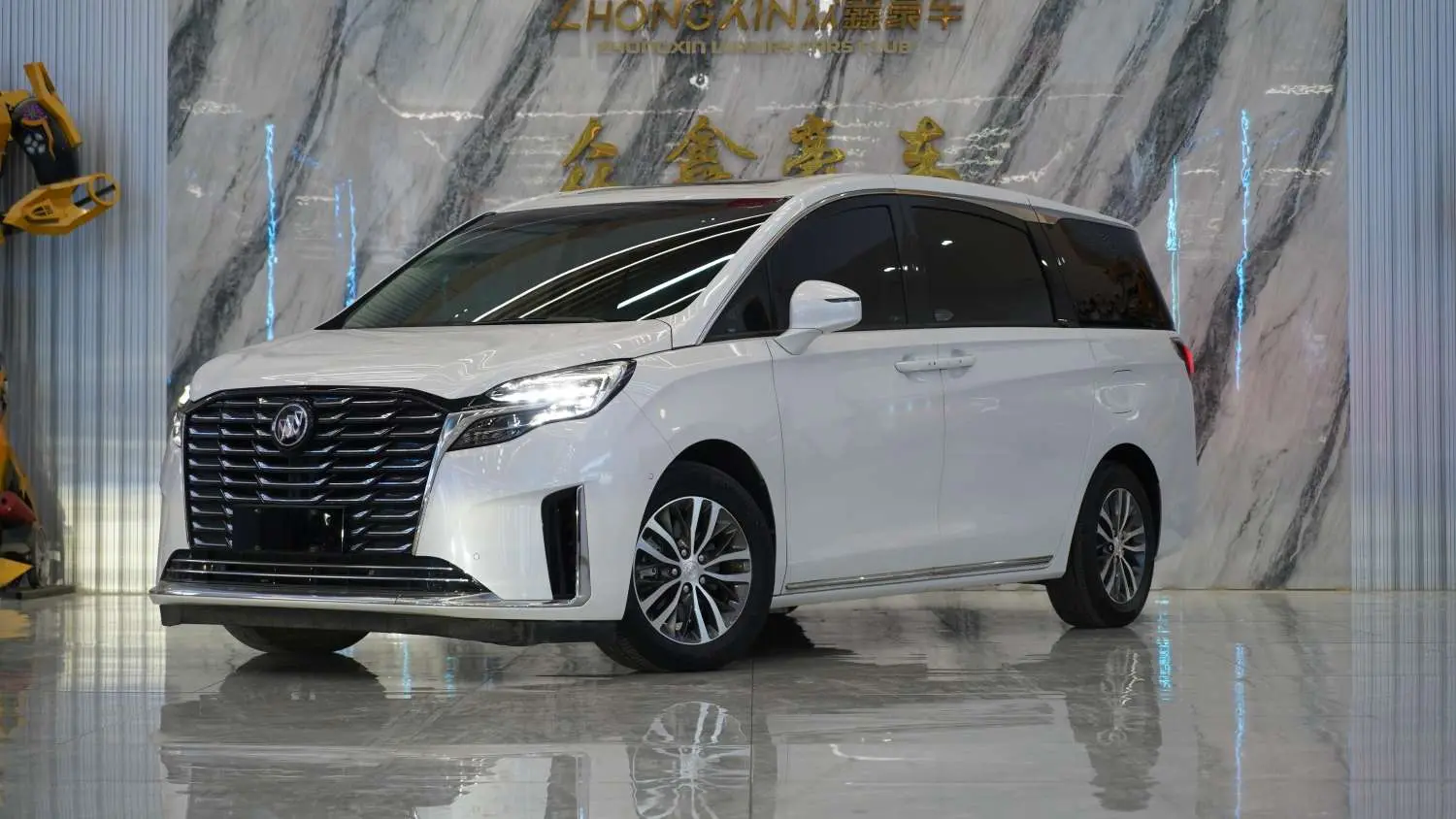 Buick GL8  из Китая