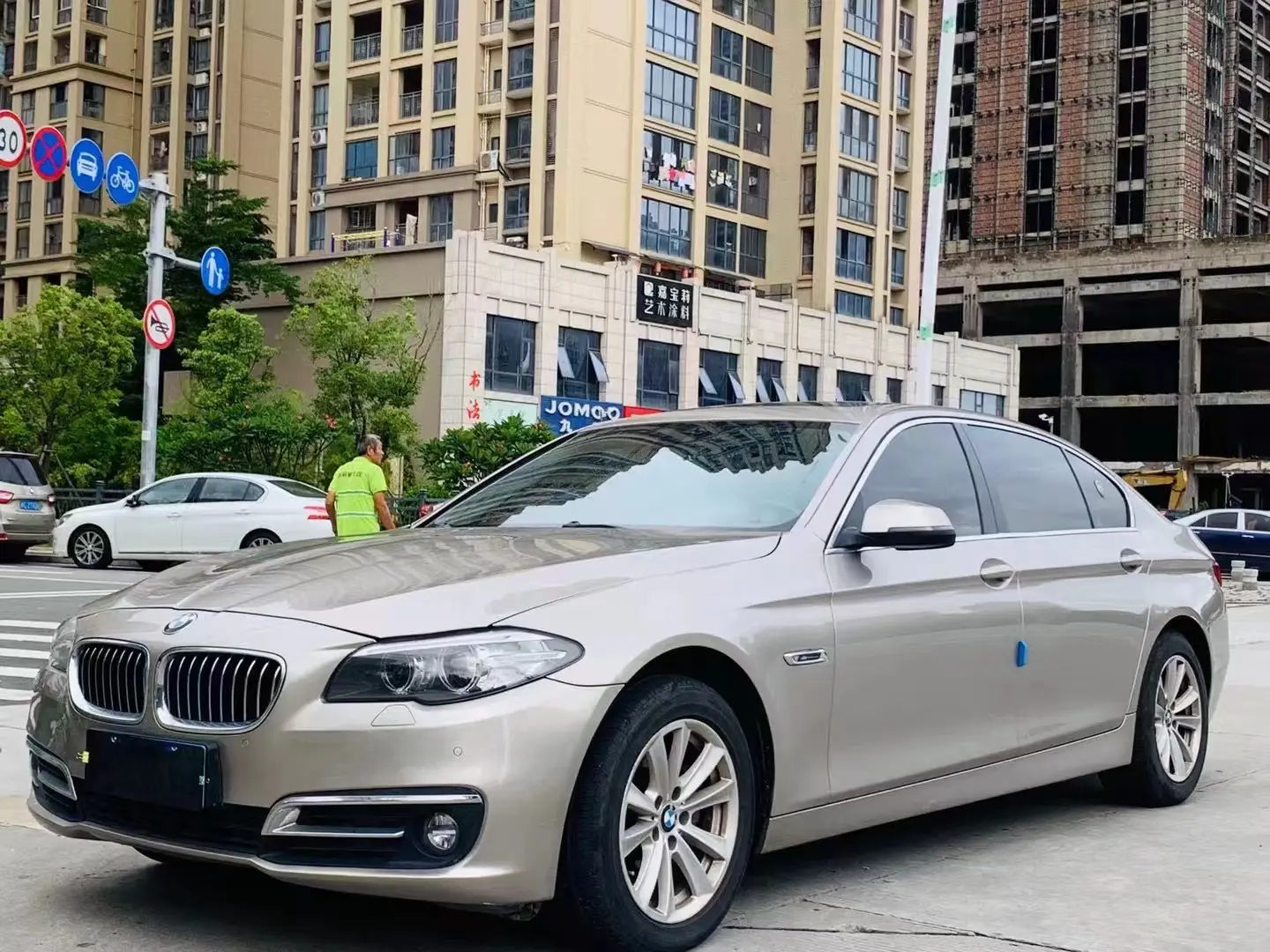 BMW 5 Series  из Китая