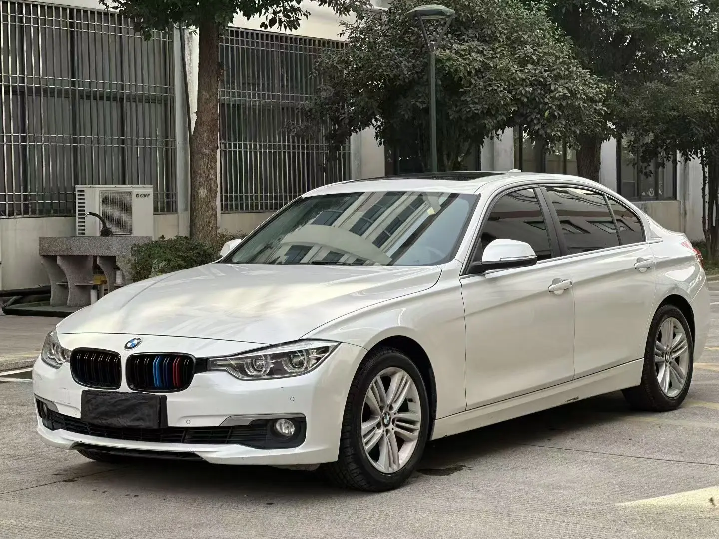 BMW 3 Series  из Китая