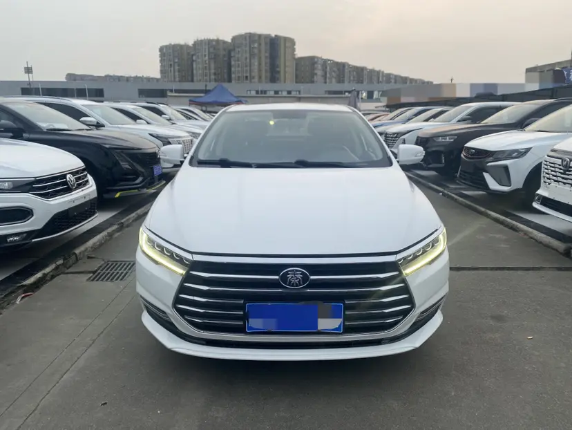 BYD Qin  из Китая
