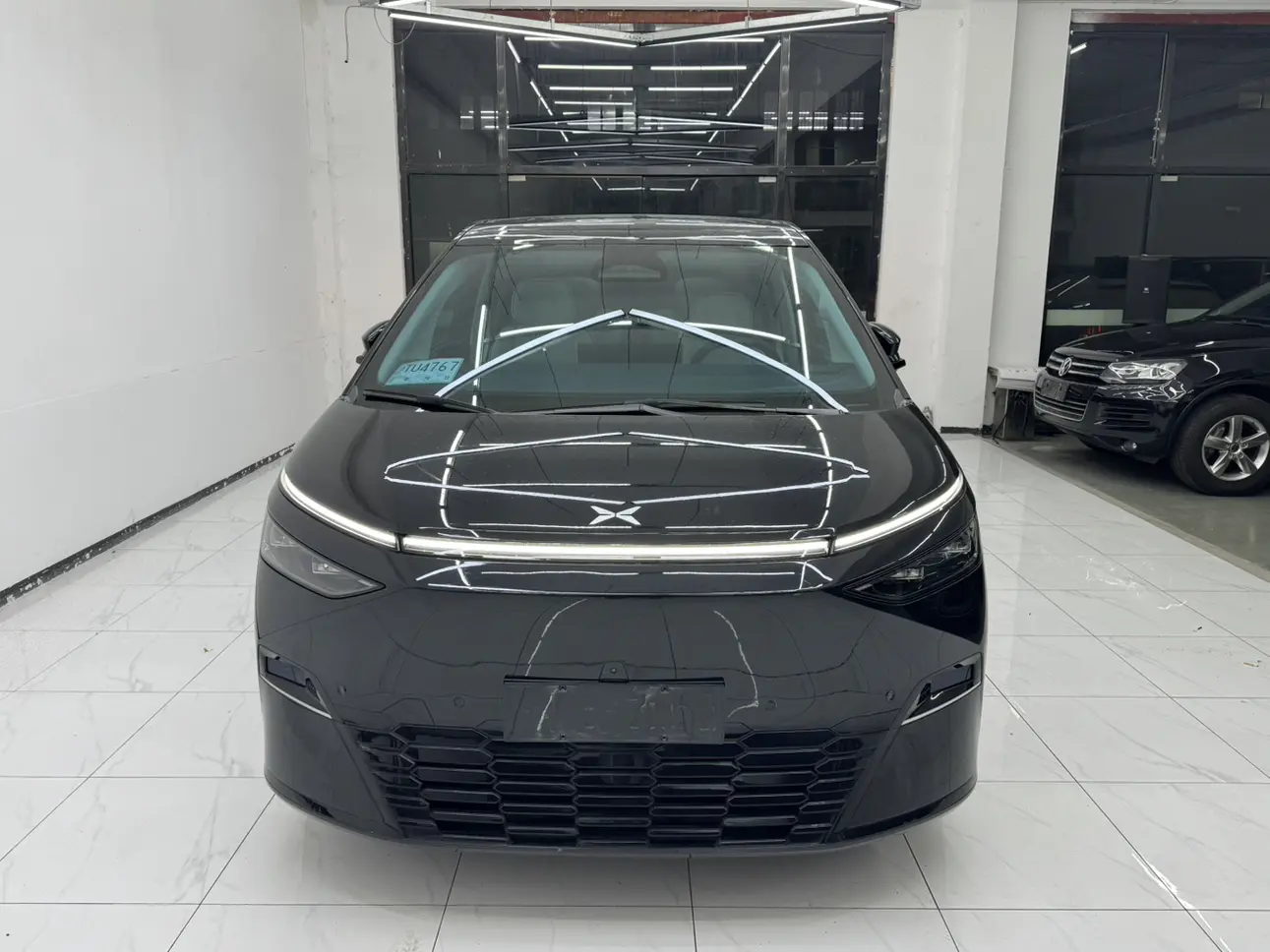 Xpeng X9  из Китая