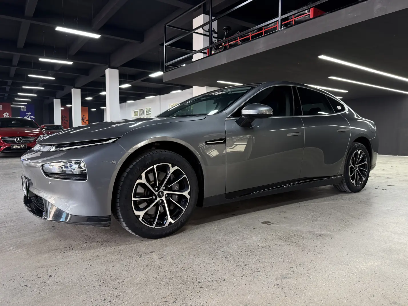 Xpeng P7  из Китая