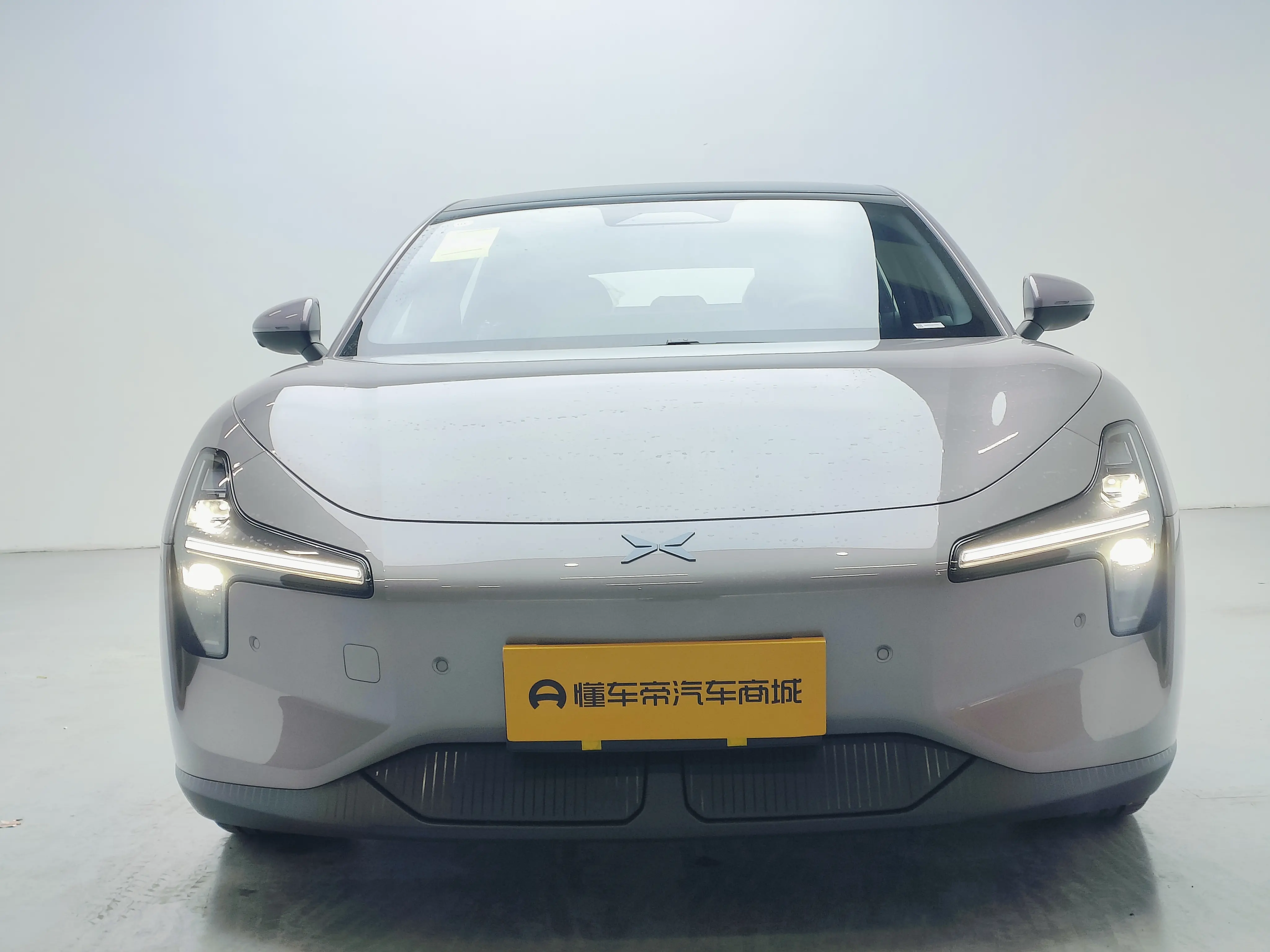 Xpeng Xiaopeng MONA M03  из Китая