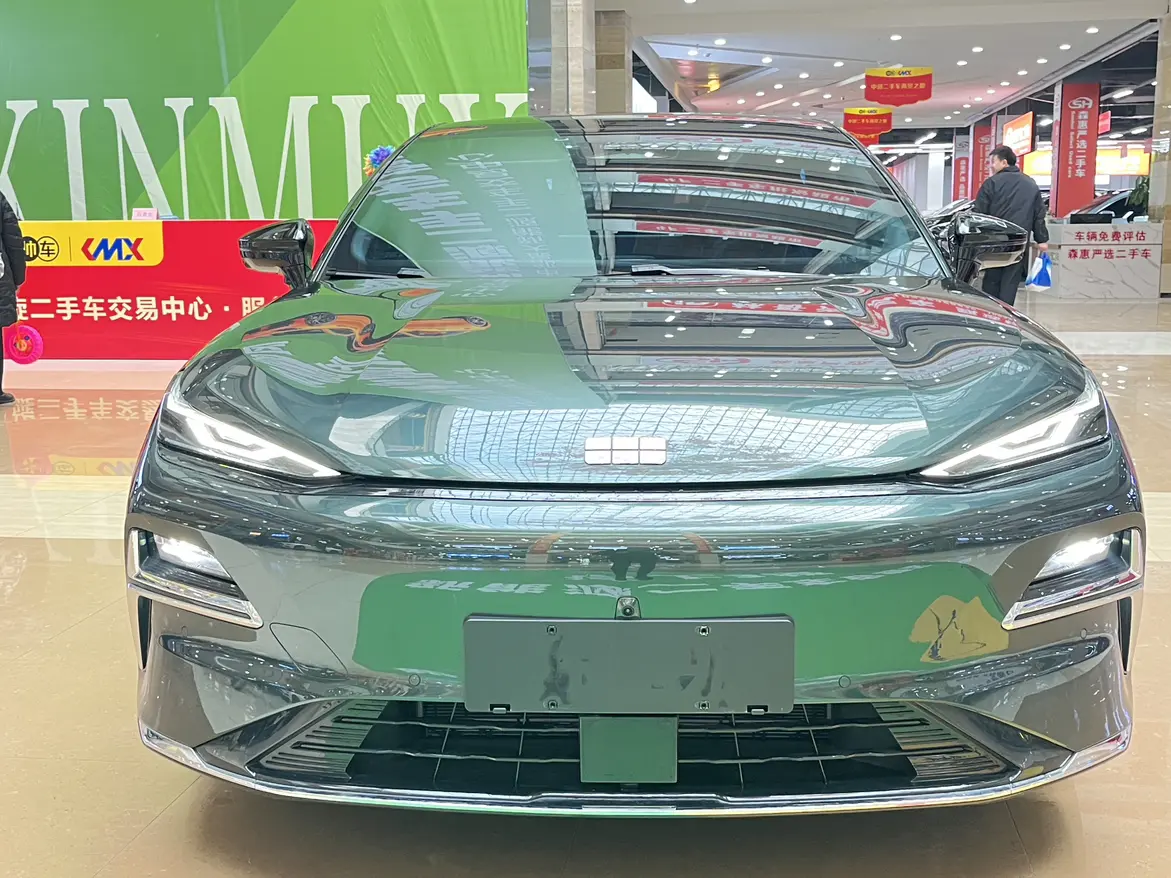 Geely Galaxy Star 8 PHEV  из Китая