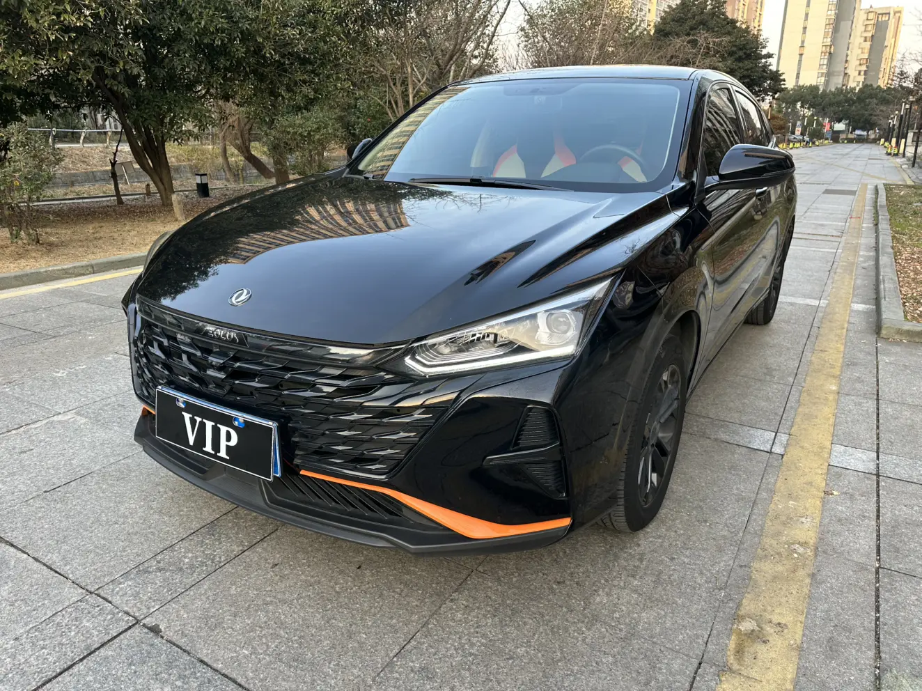 Dongfeng Yixuan  из Китая