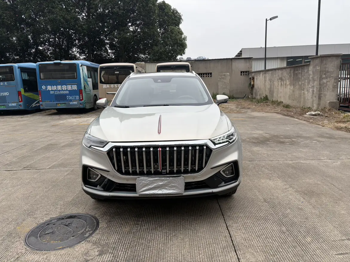 Hongqi HS5  из Китая