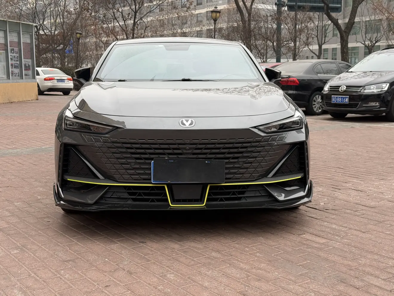 Changan UNI-V  из Китая