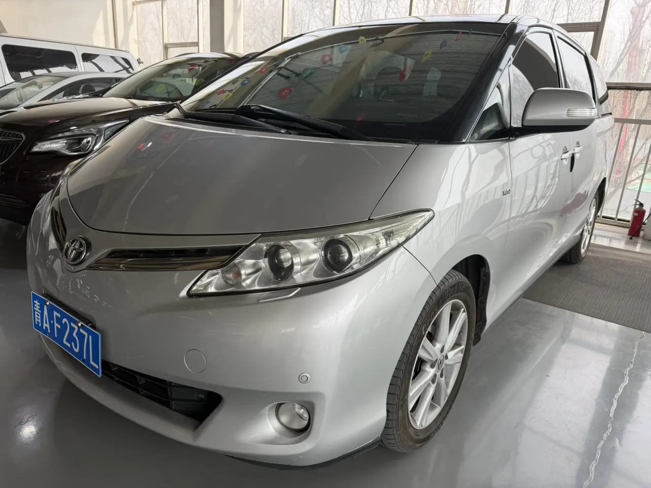 Toyota Previa  из Китая