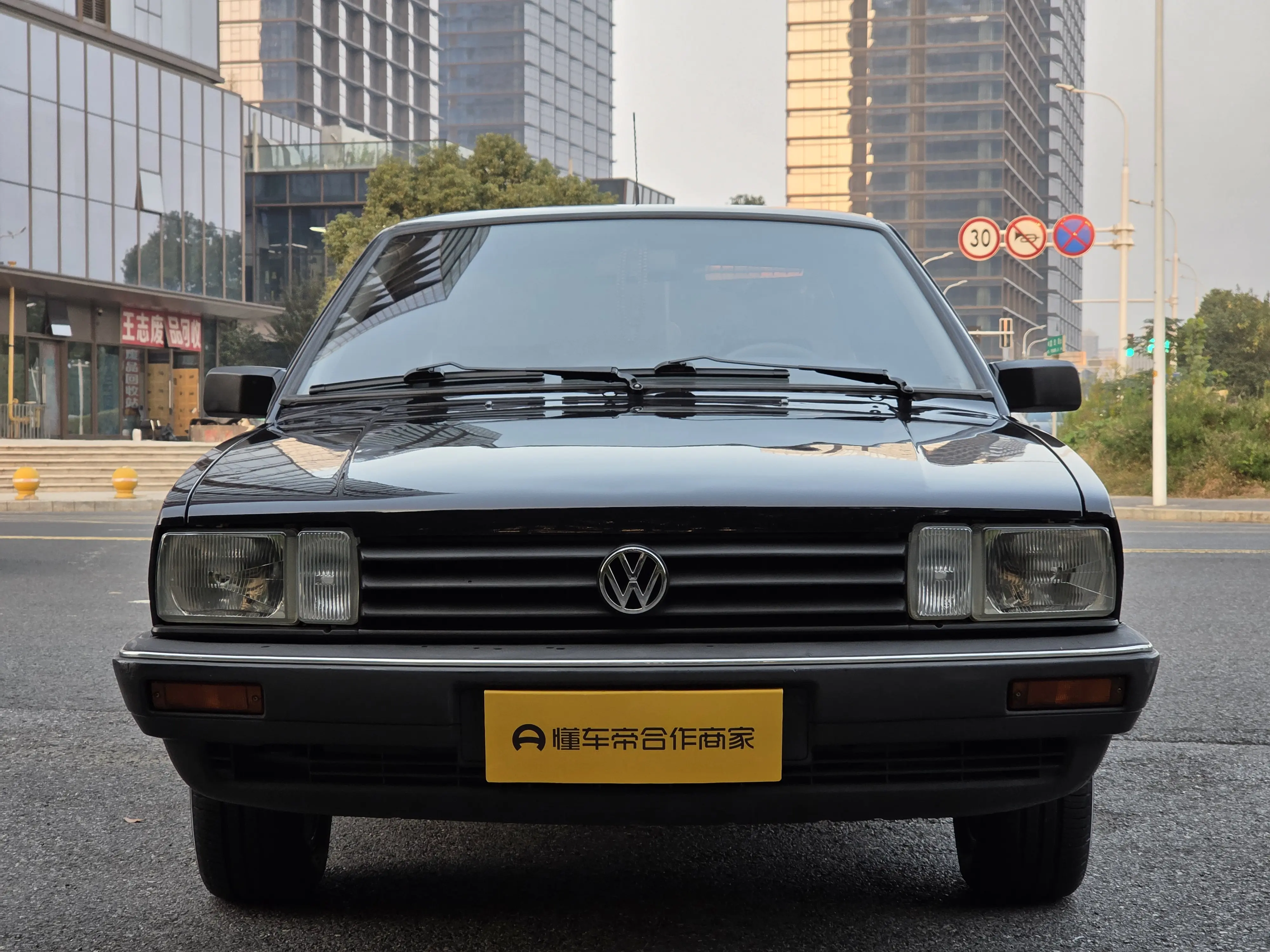Volkswagen Santana Classic  из Китая