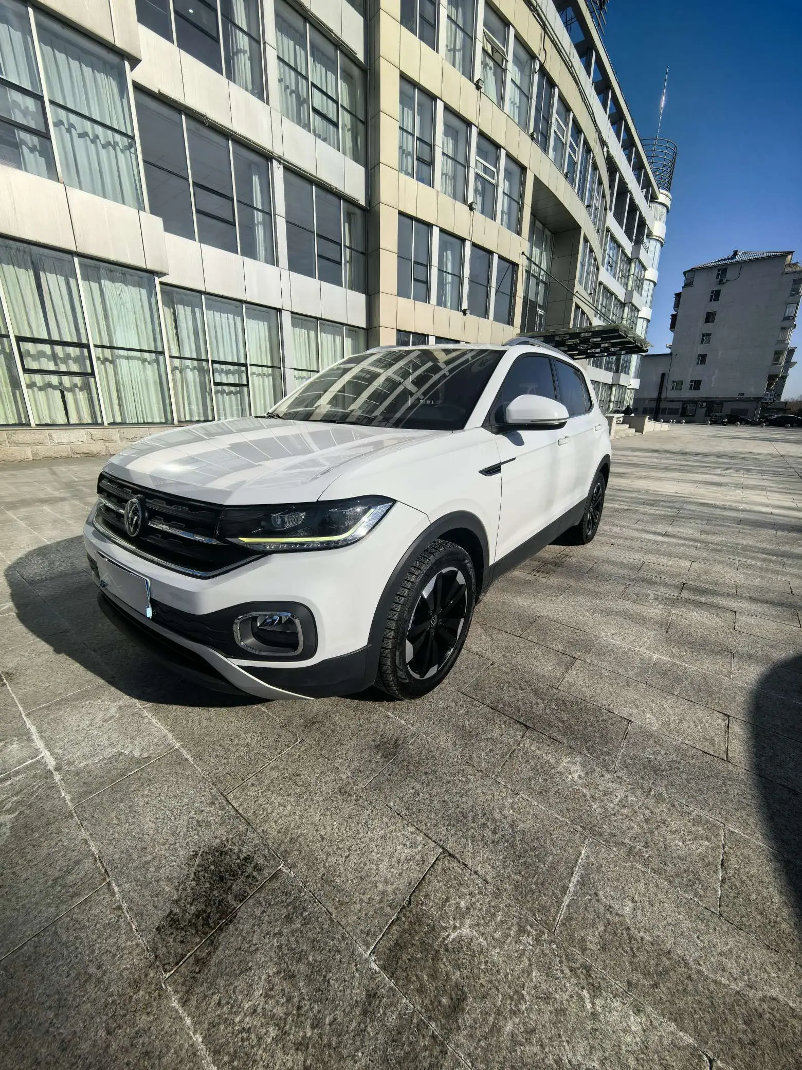 Volkswagen Explore the shadows  из Китая