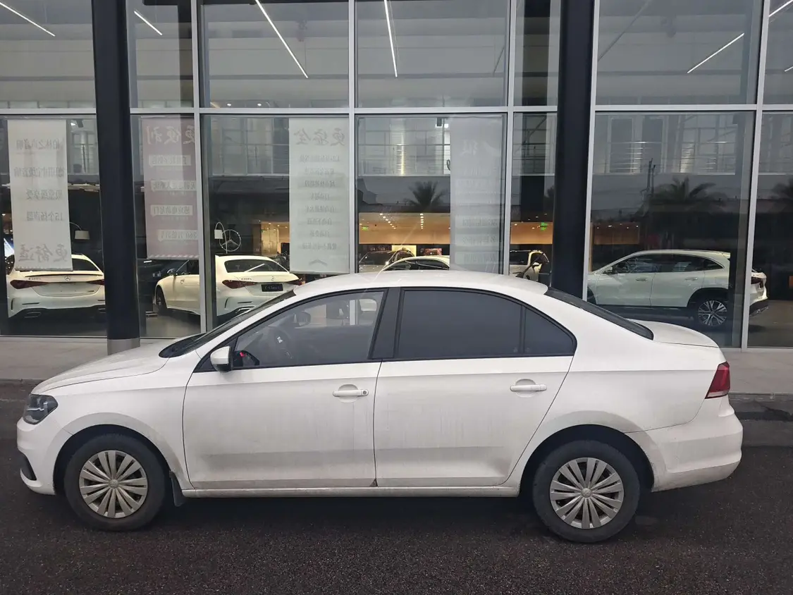 Volkswagen Santana  из Китая