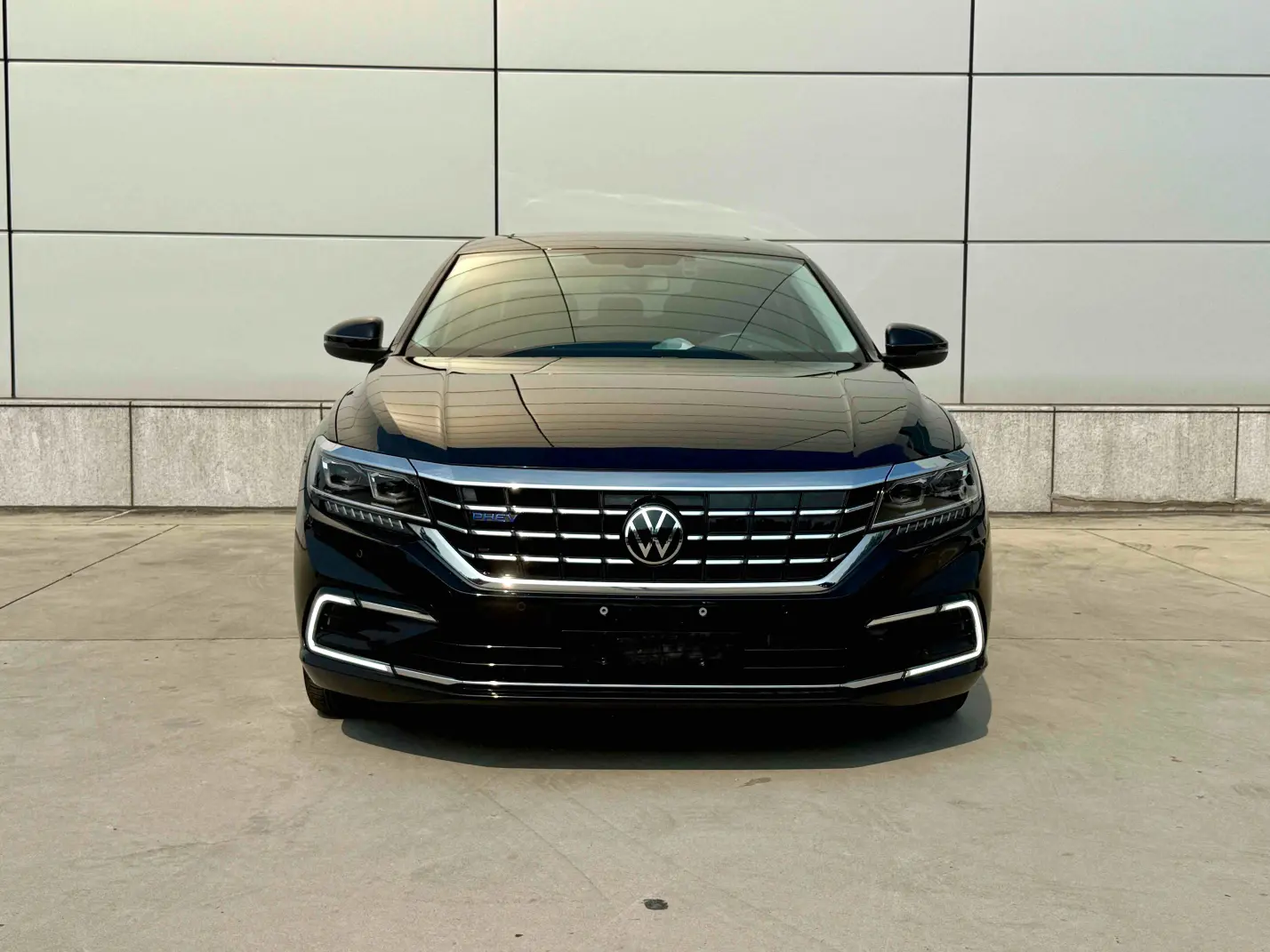 Volkswagen Passat PHEV  из Китая