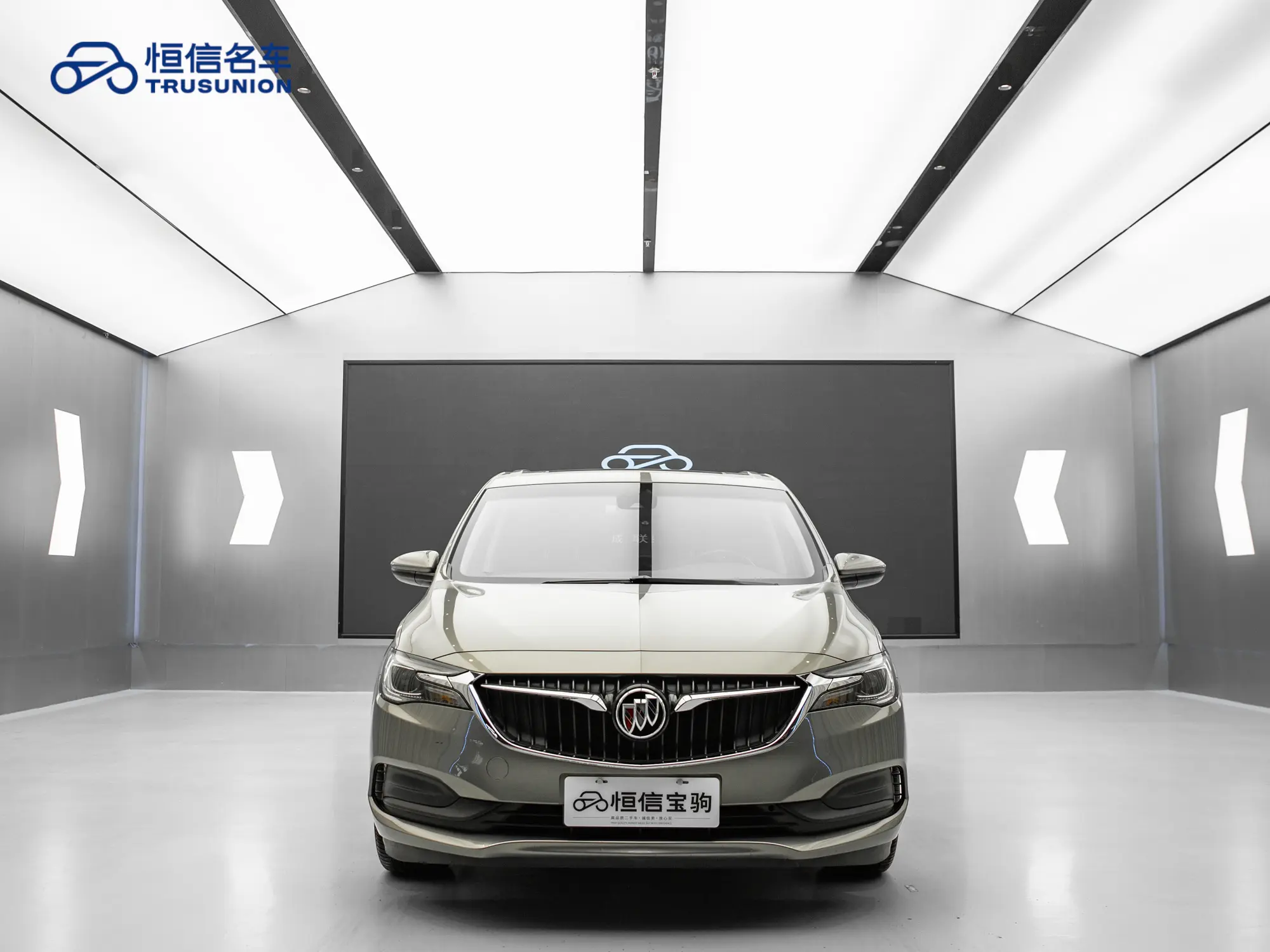 Buick GL6  из Китая