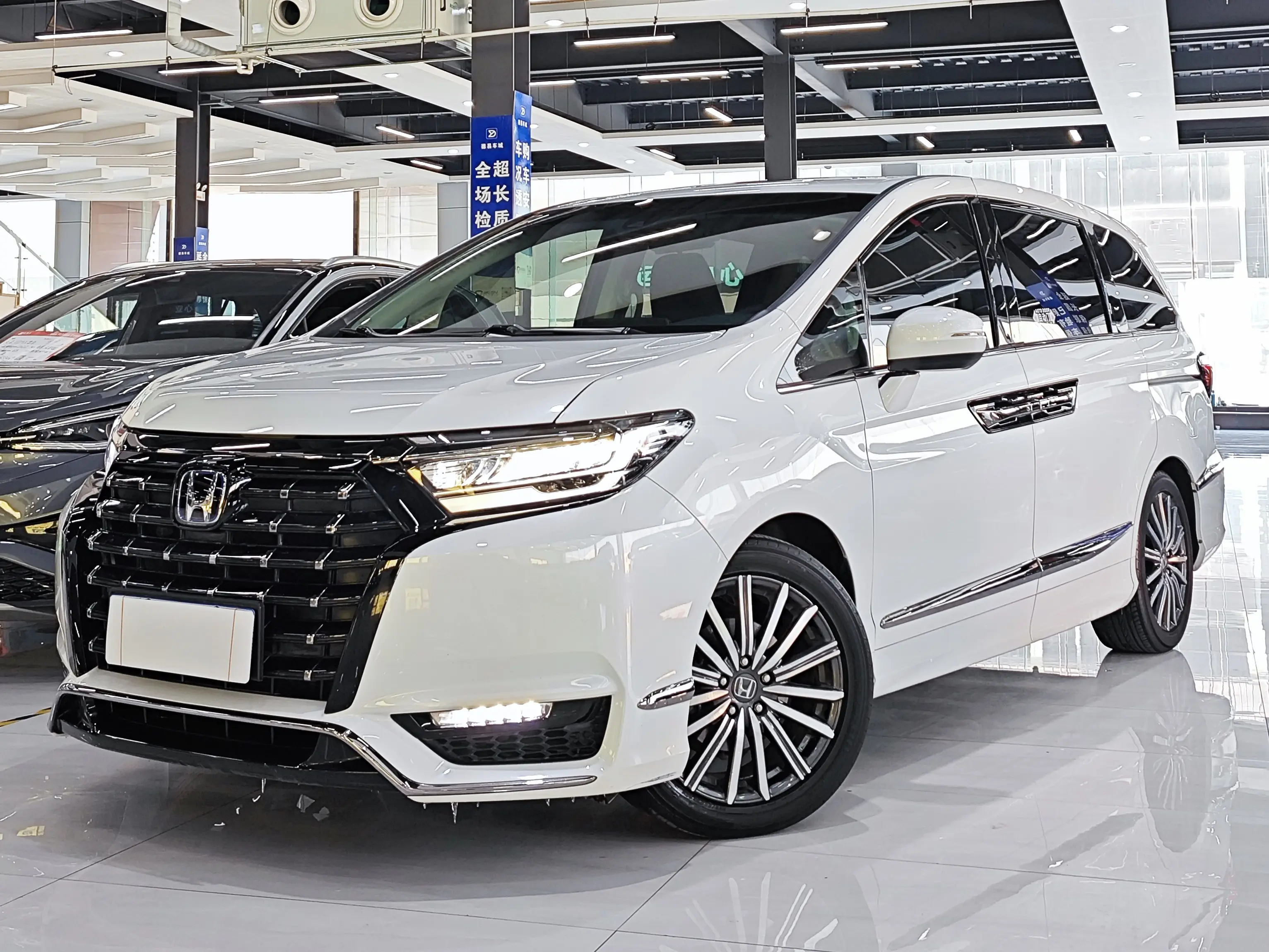 Honda Elysion (Alison)  из Китая