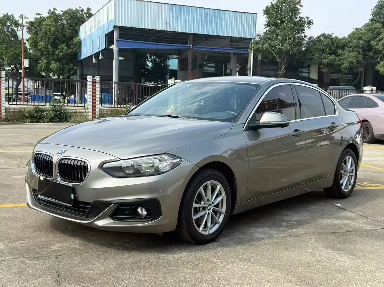 BMW 1 Series  из Китая