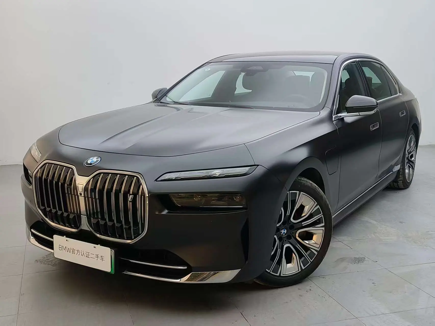 BMW i7  из Китая