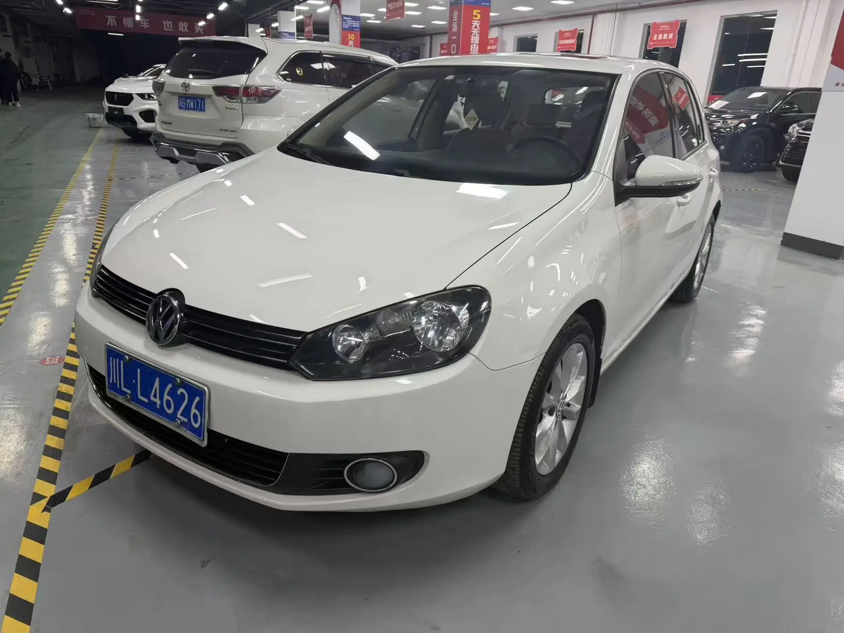 Volkswagen Golf  из Китая