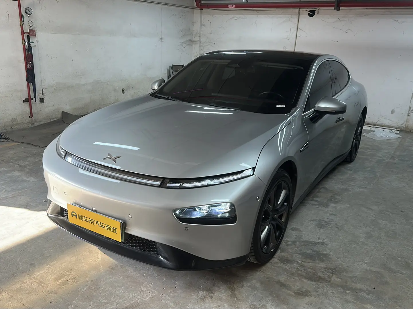 Xpeng P7  из Китая