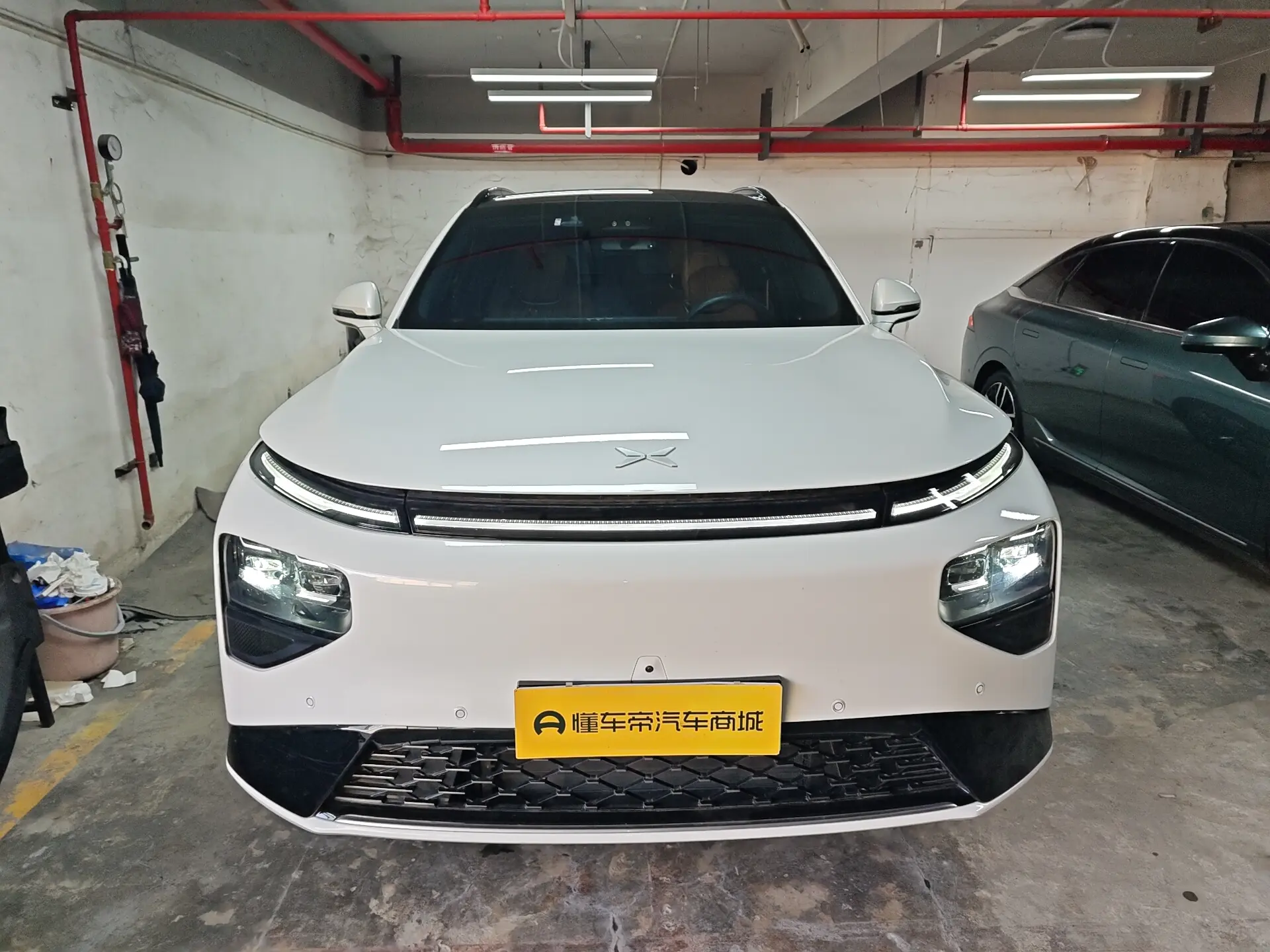 Xpeng G9  из Китая