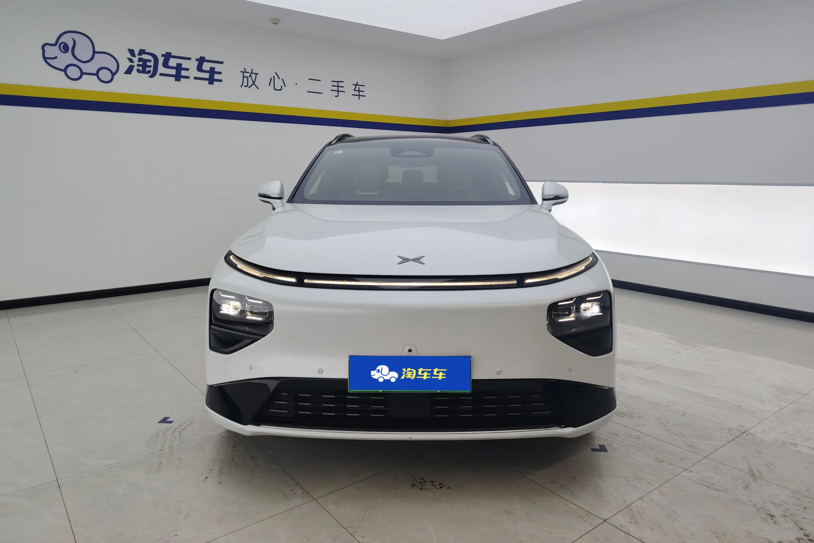 Xpeng G9  из Китая