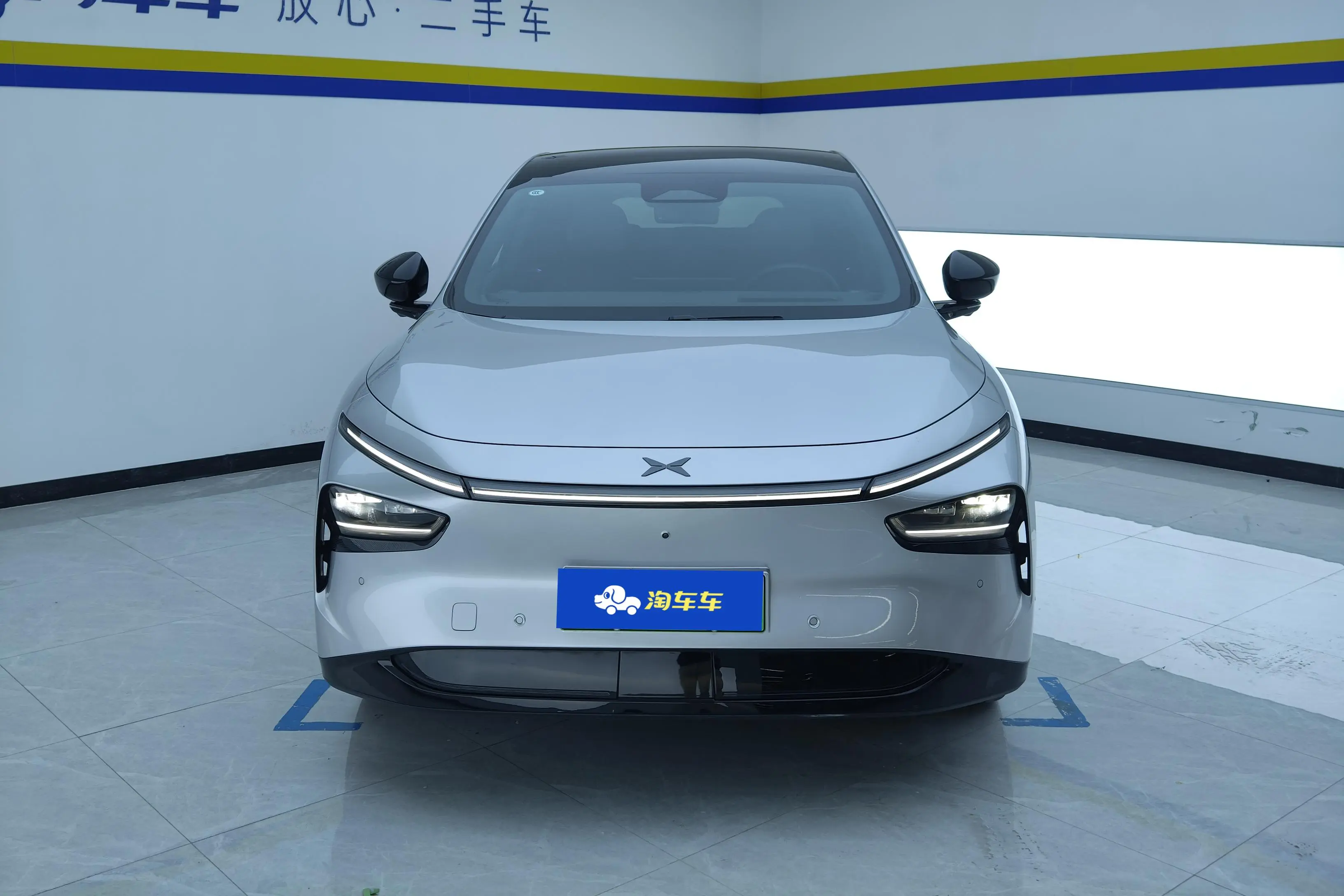 Xpeng G7  из Китая