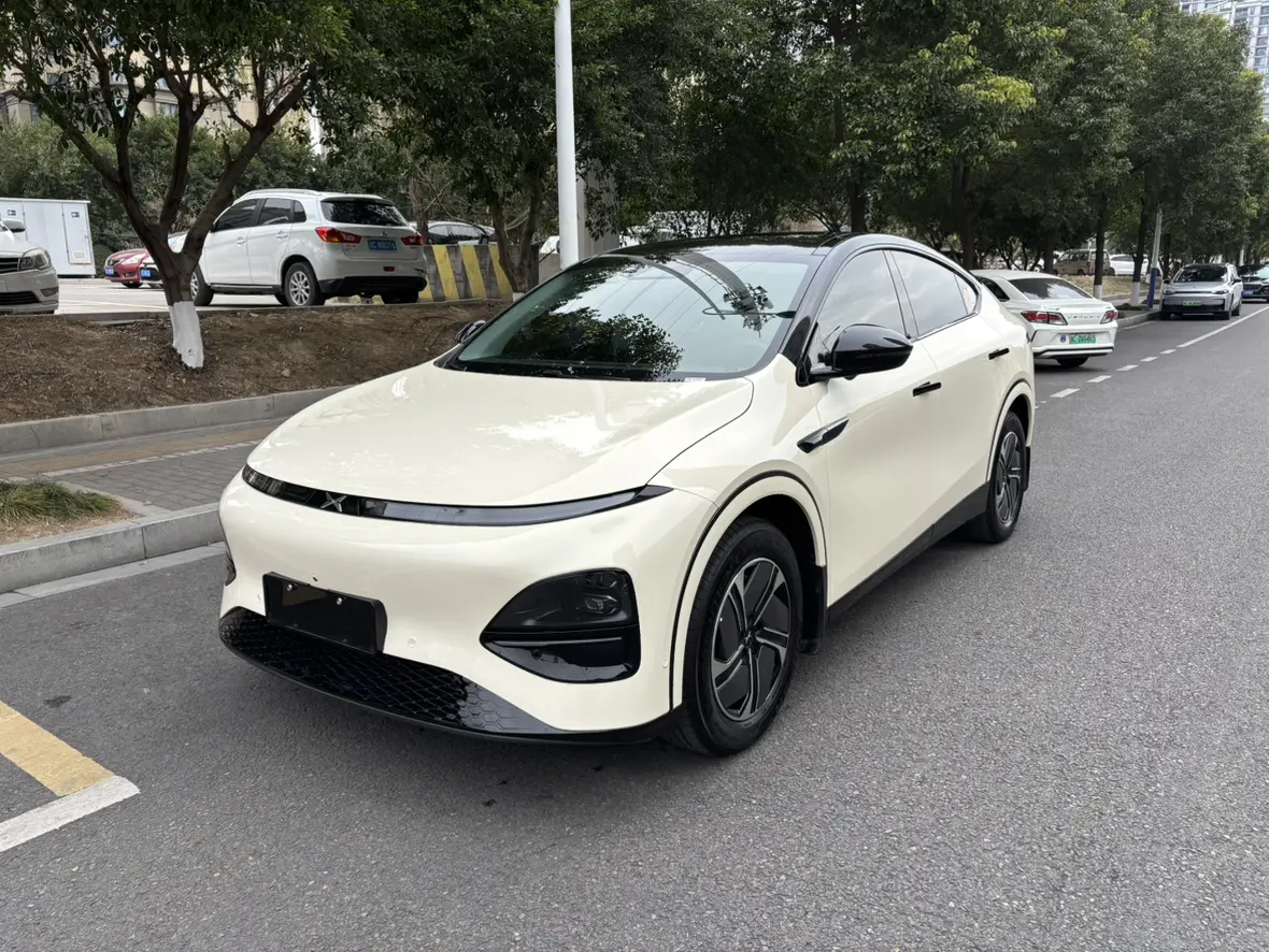 Xpeng G6  из Китая
