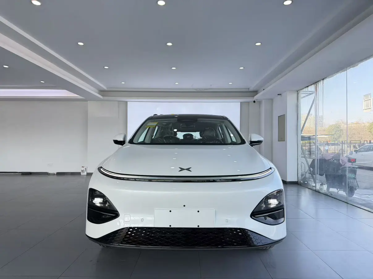 Xpeng G6  из Китая