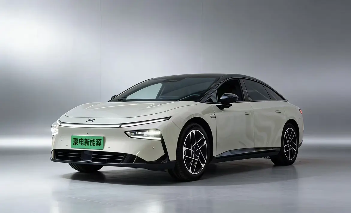 Xpeng P7+  из Китая