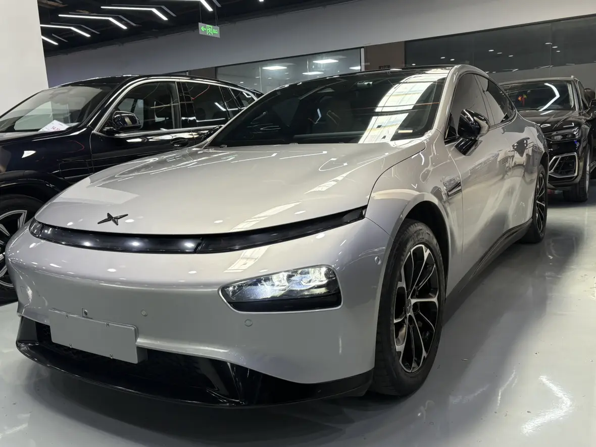 Xpeng P7  из Китая