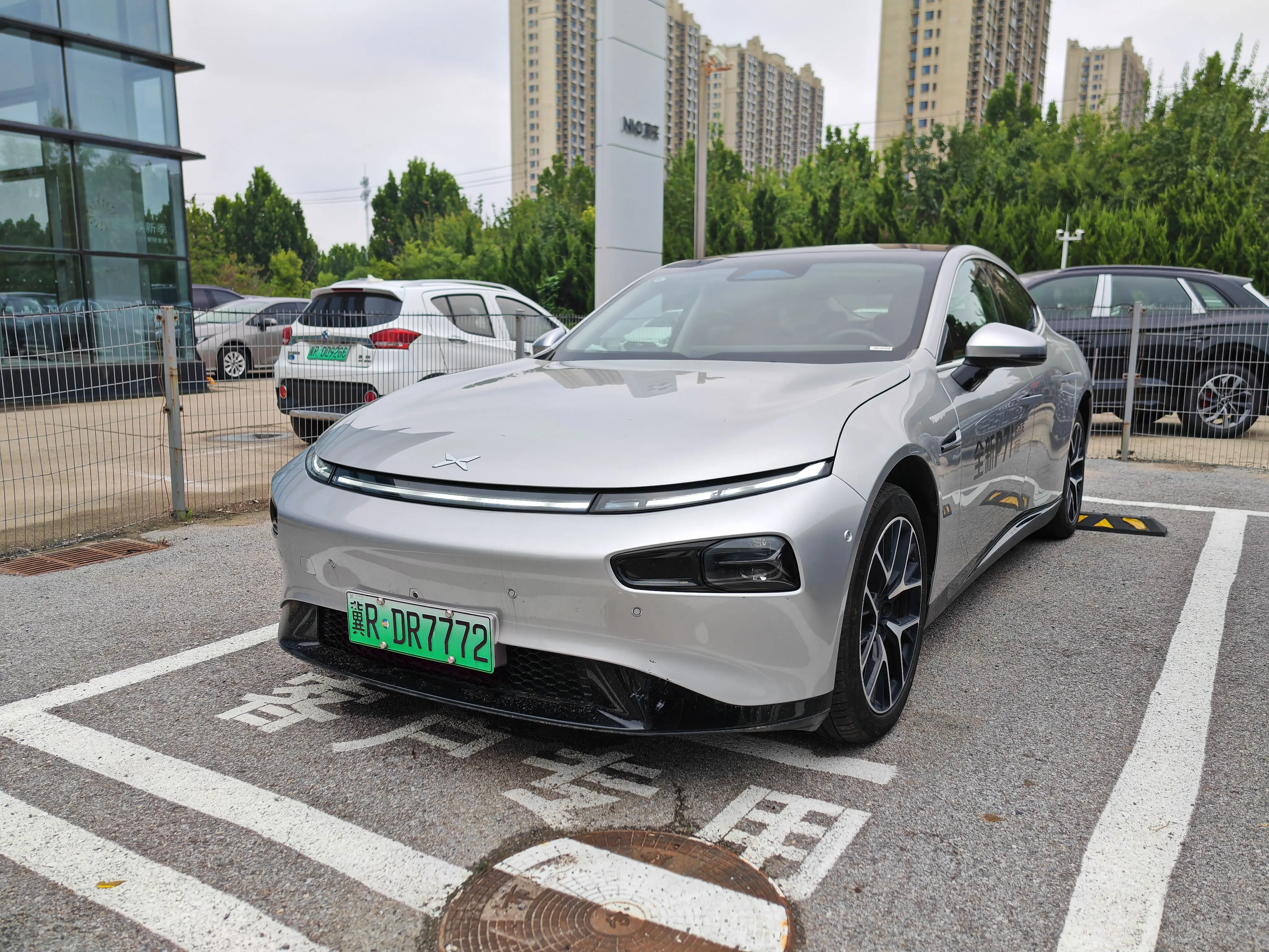 Xpeng P7  из Китая