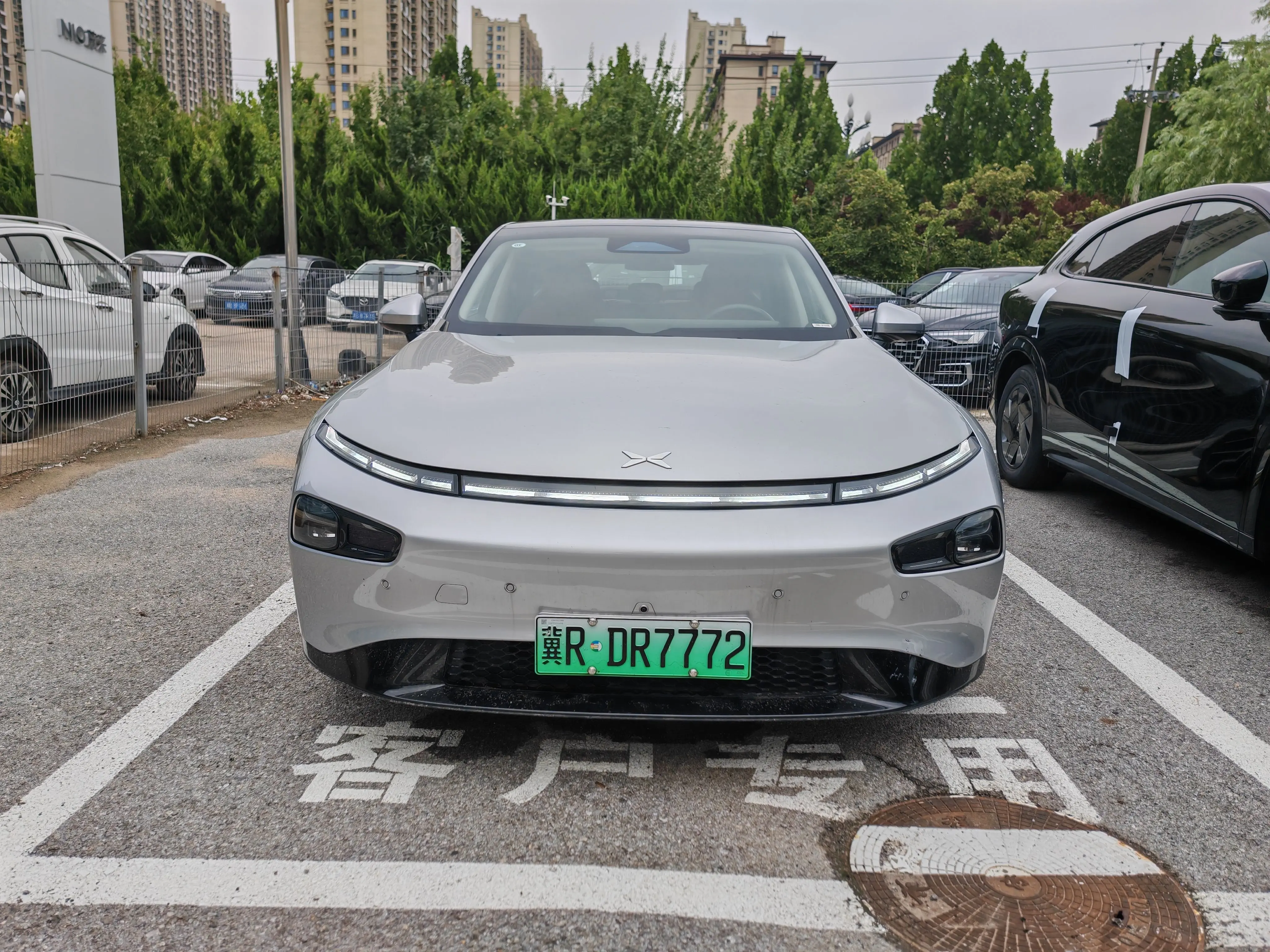 Xpeng P7  из Китая