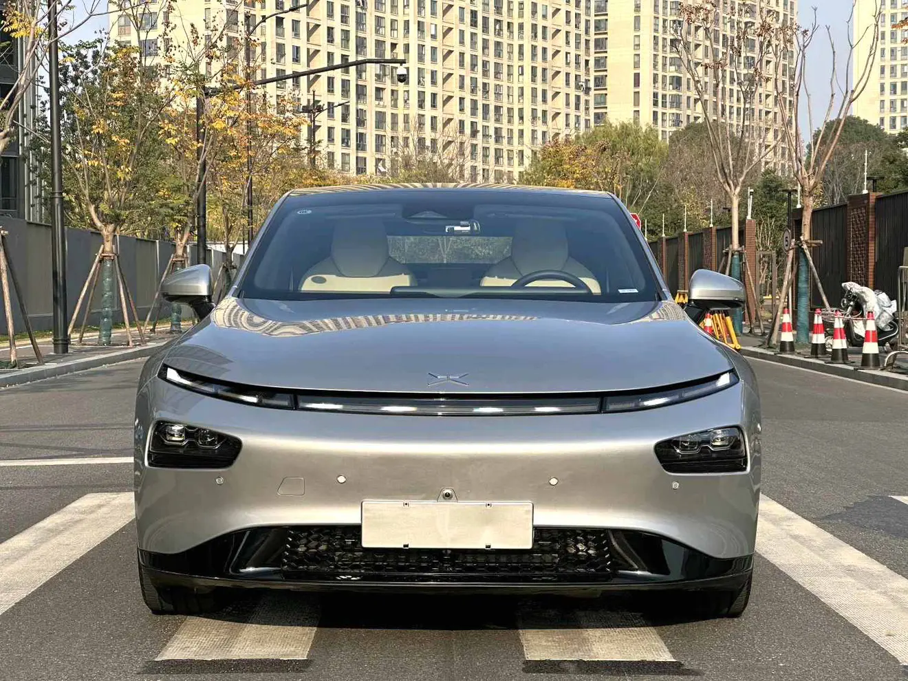 Xpeng P7  из Китая