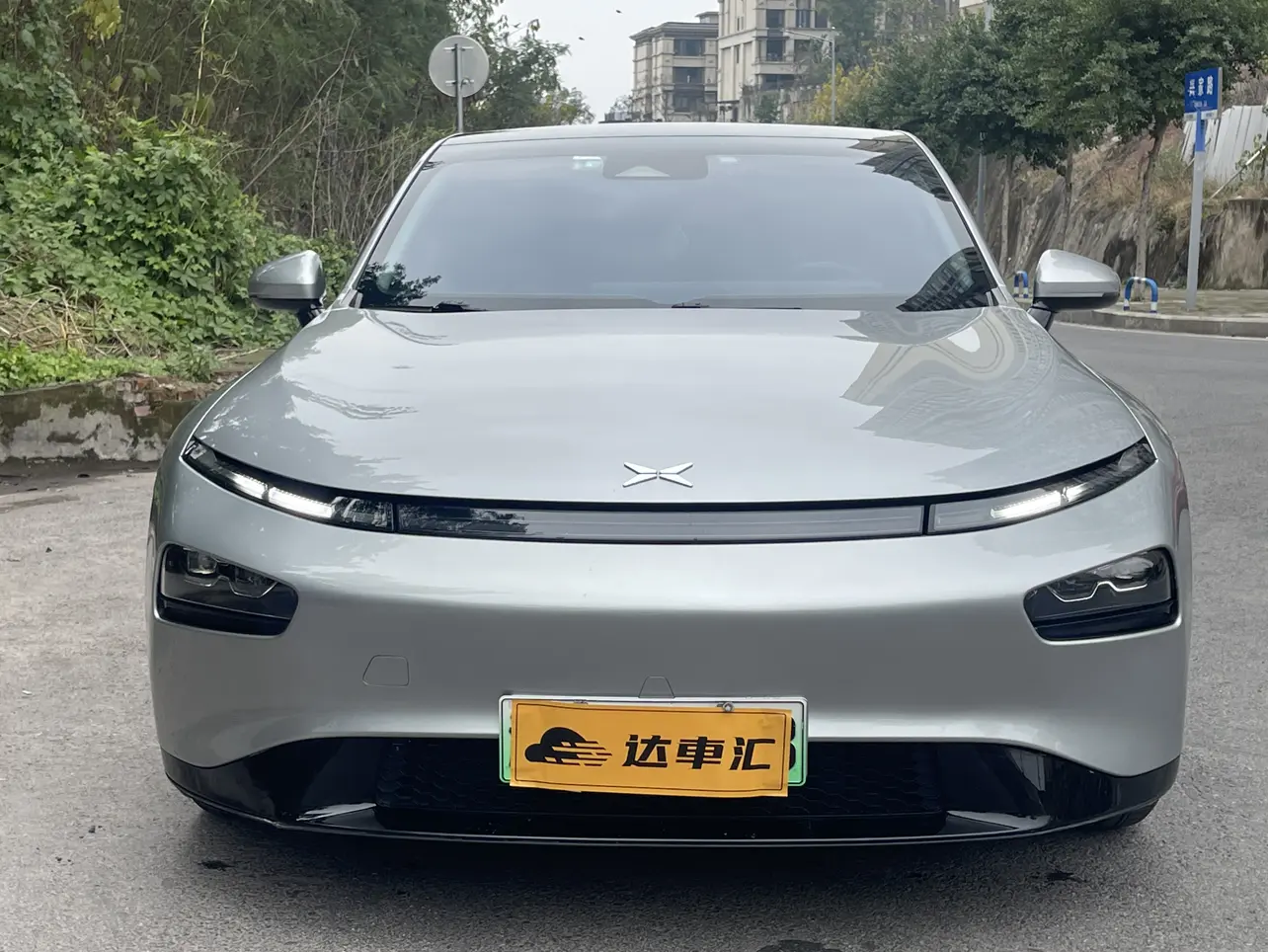 Xpeng P7  из Китая