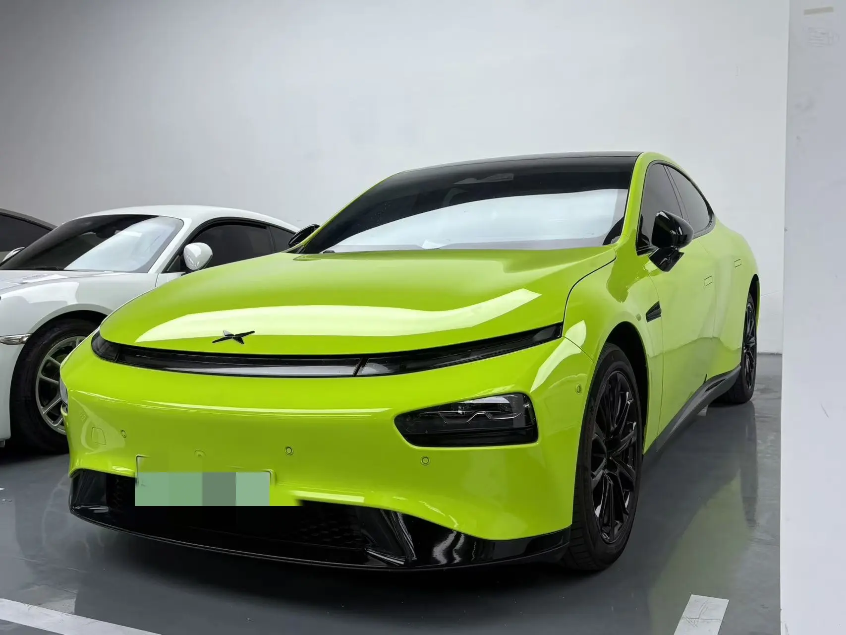 Xpeng P7  из Китая