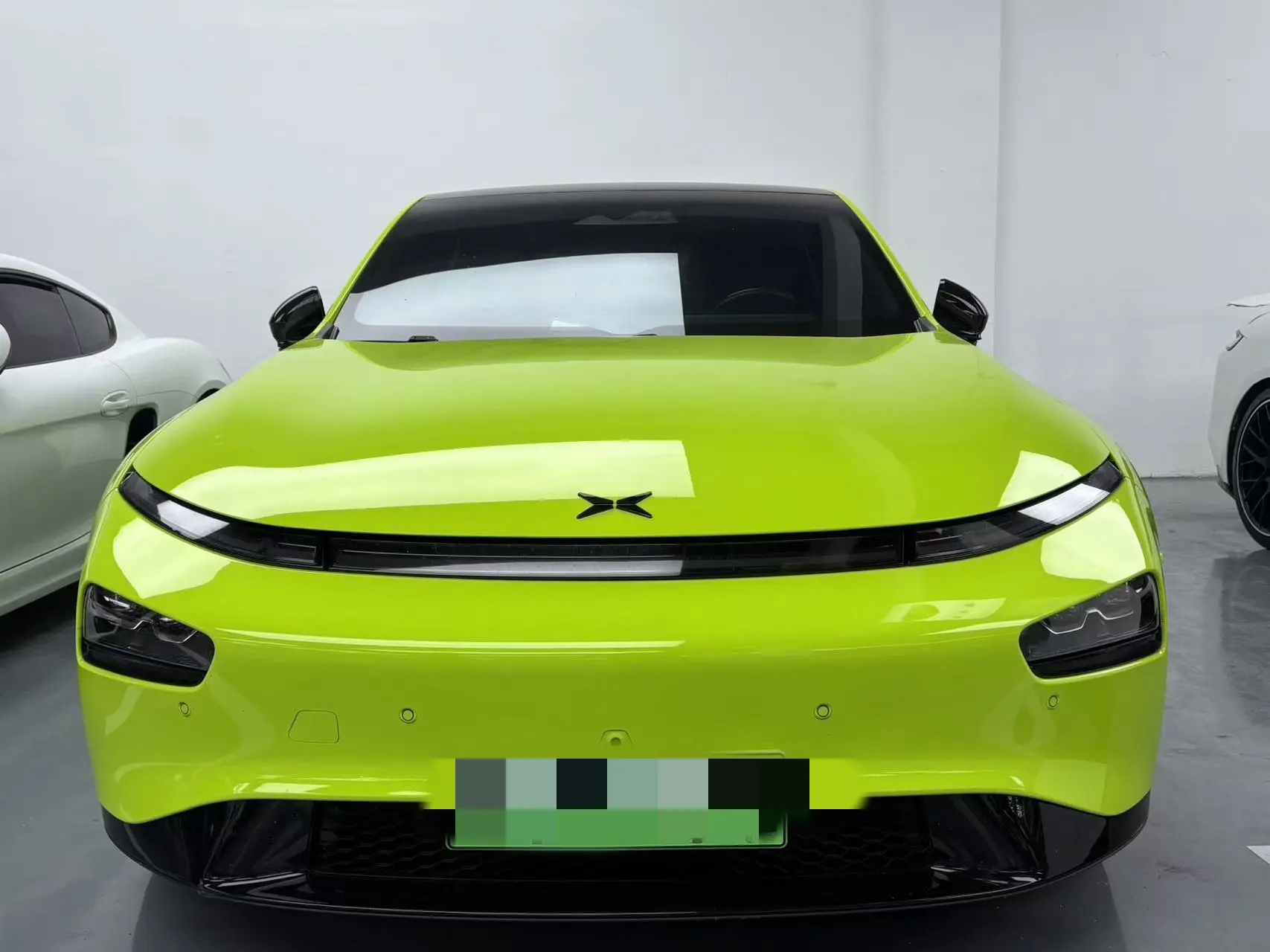 Xpeng P7  из Китая