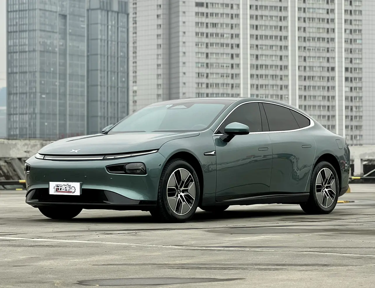 Xpeng P7  из Китая