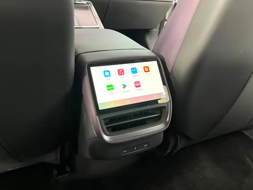 Xpeng P7  из Китая