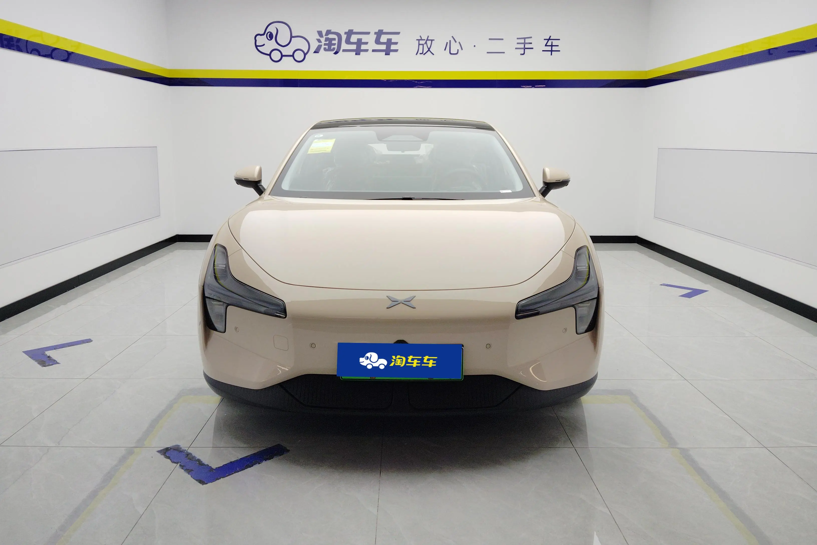 Xpeng Xiaopeng MONA M03  из Китая