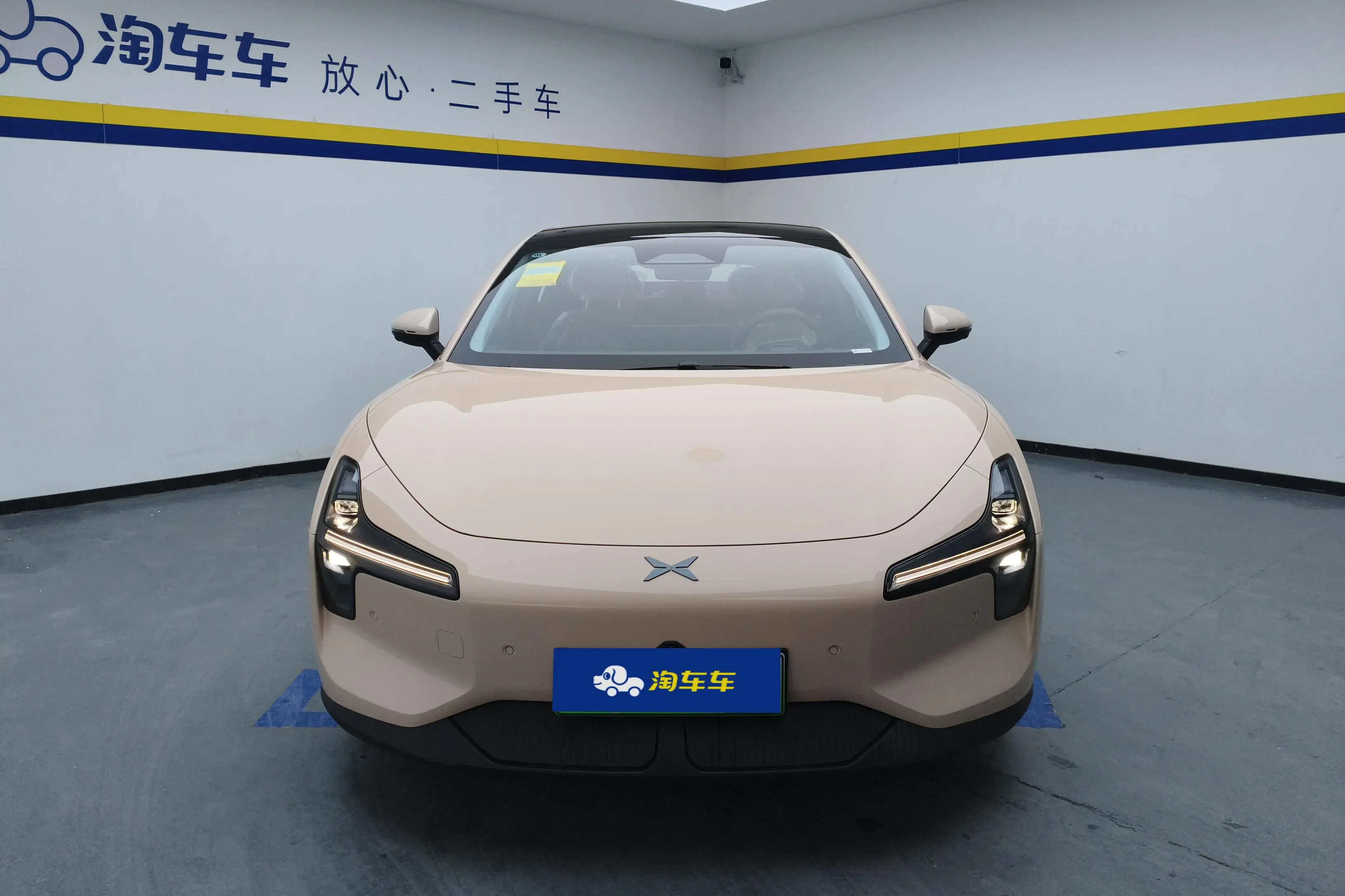 Xpeng Xiaopeng MONA M03  из Китая