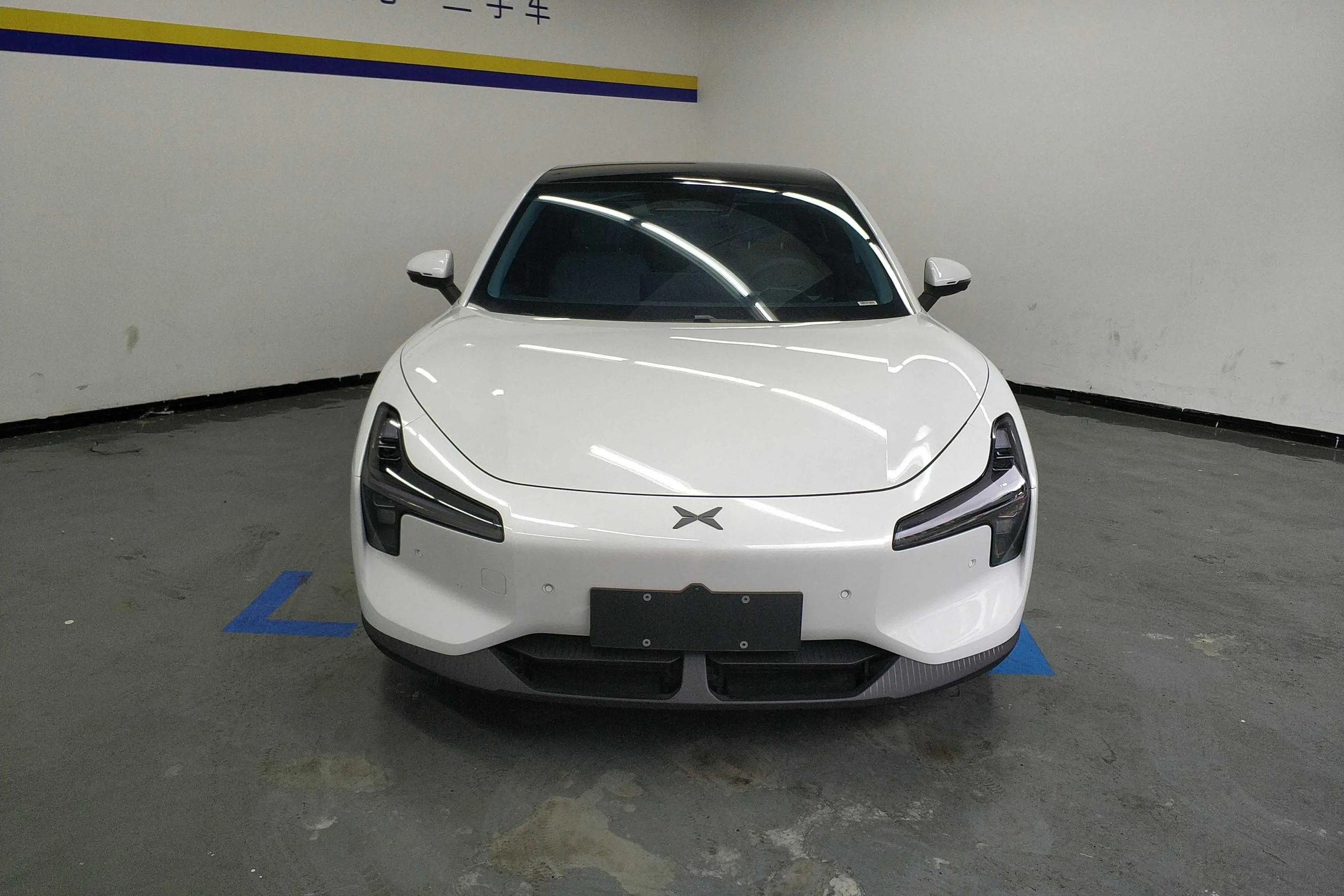 Xpeng Xiaopeng MONA M03  из Китая