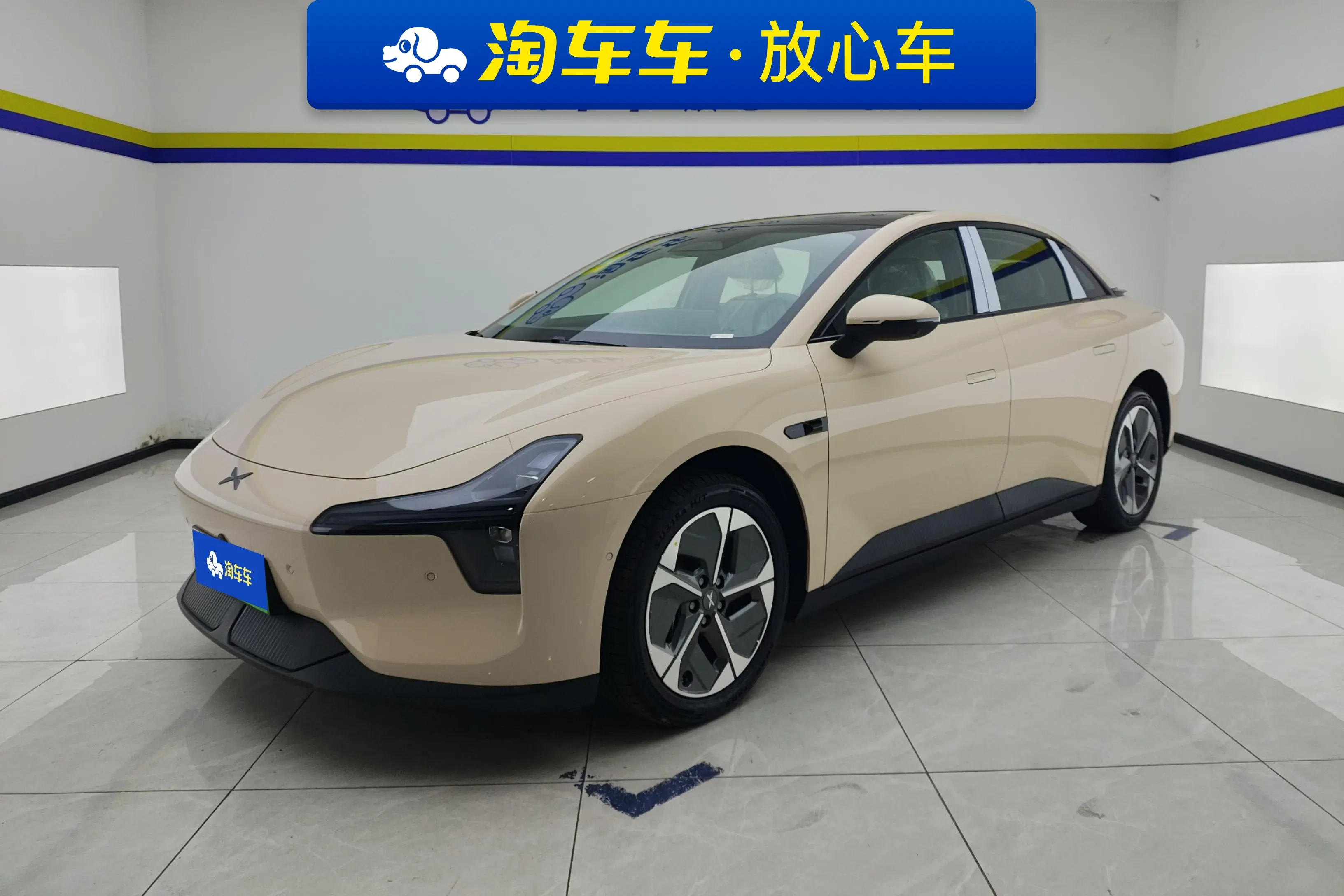 Xpeng Xiaopeng MONA M03  из Китая