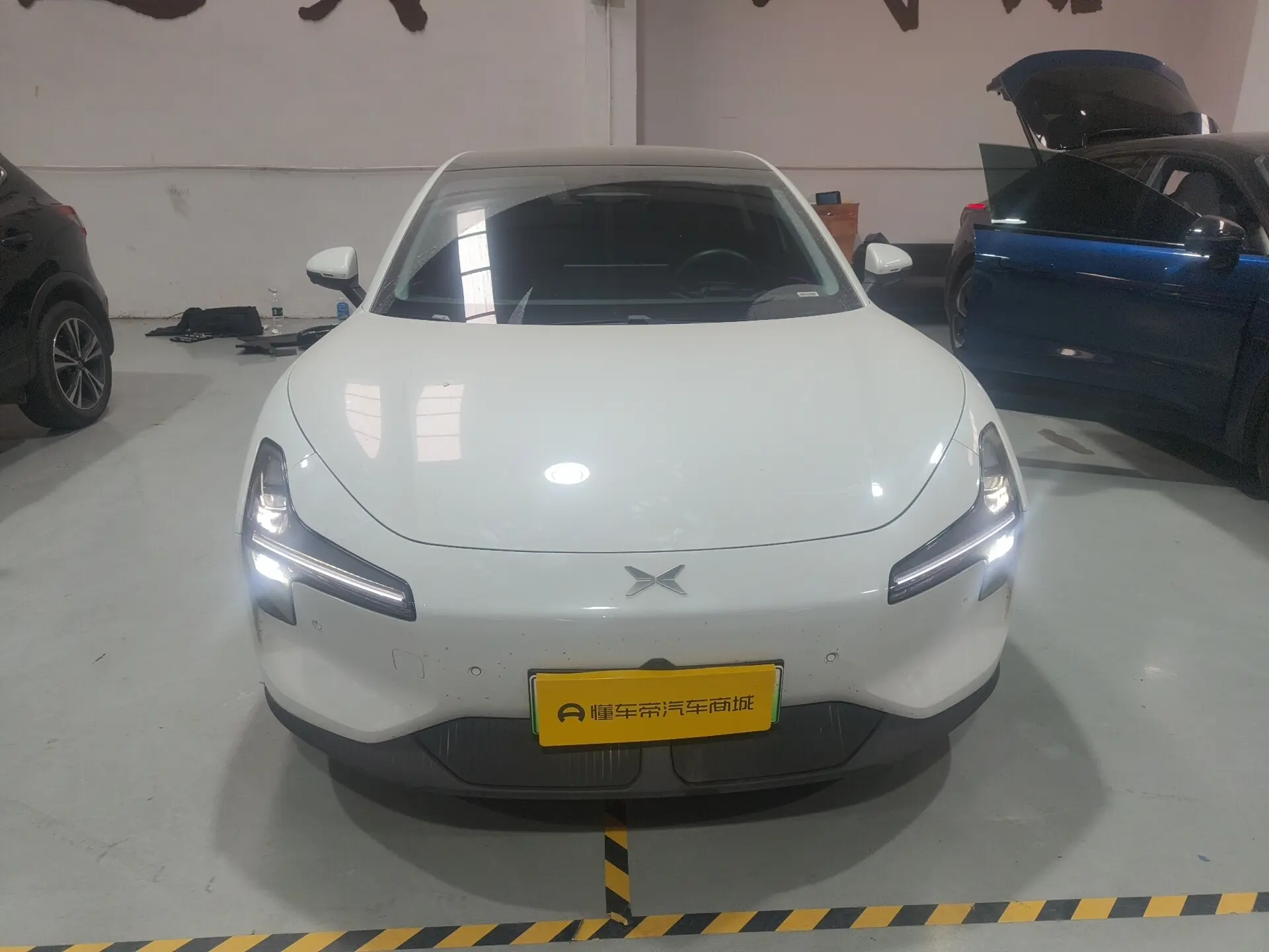 Xpeng Xiaopeng MONA M03  из Китая