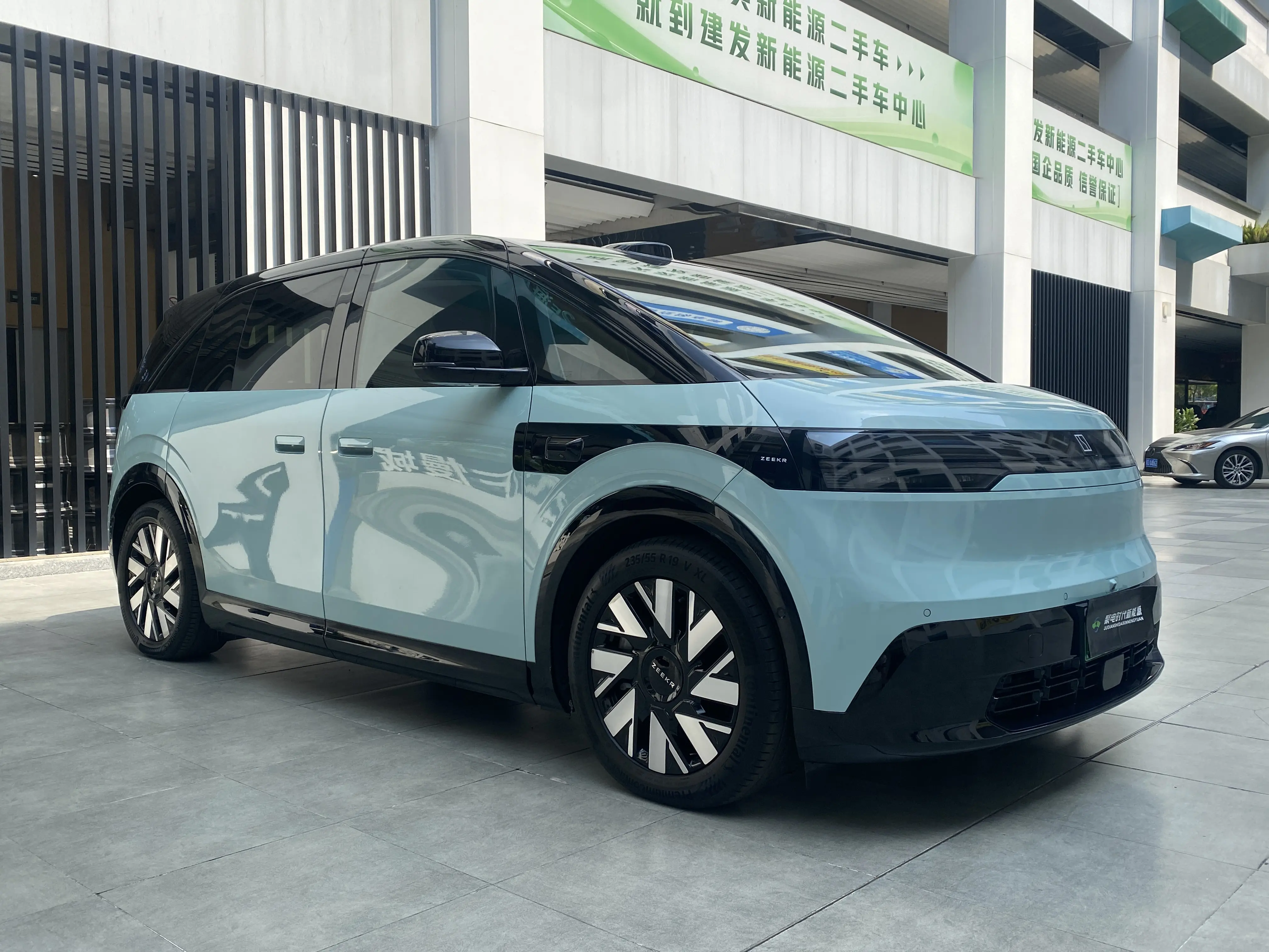 ZEEKR MIX  из Китая