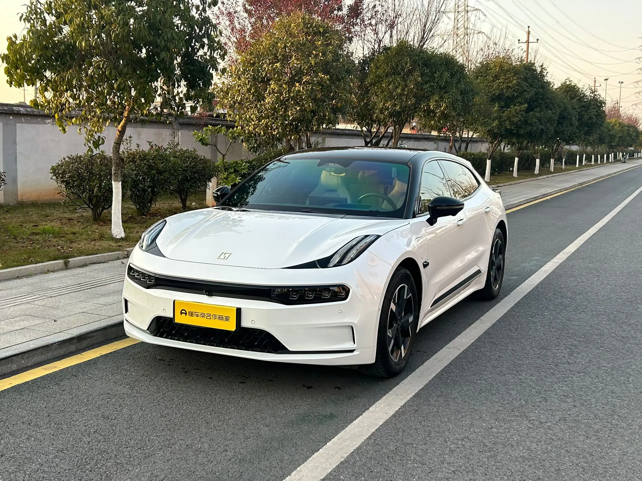 ZEEKR 001  из Китая