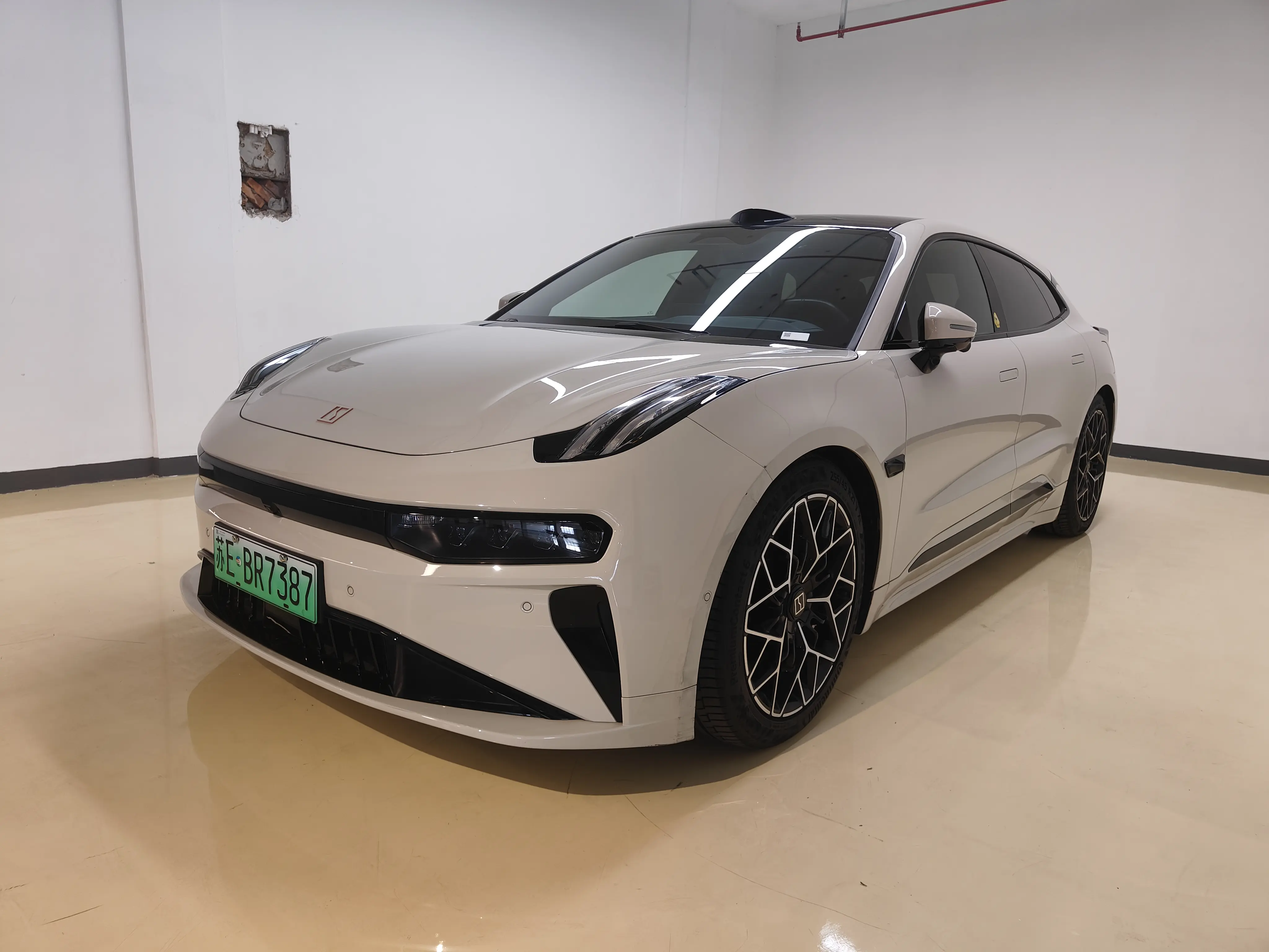 ZEEKR 001  из Китая