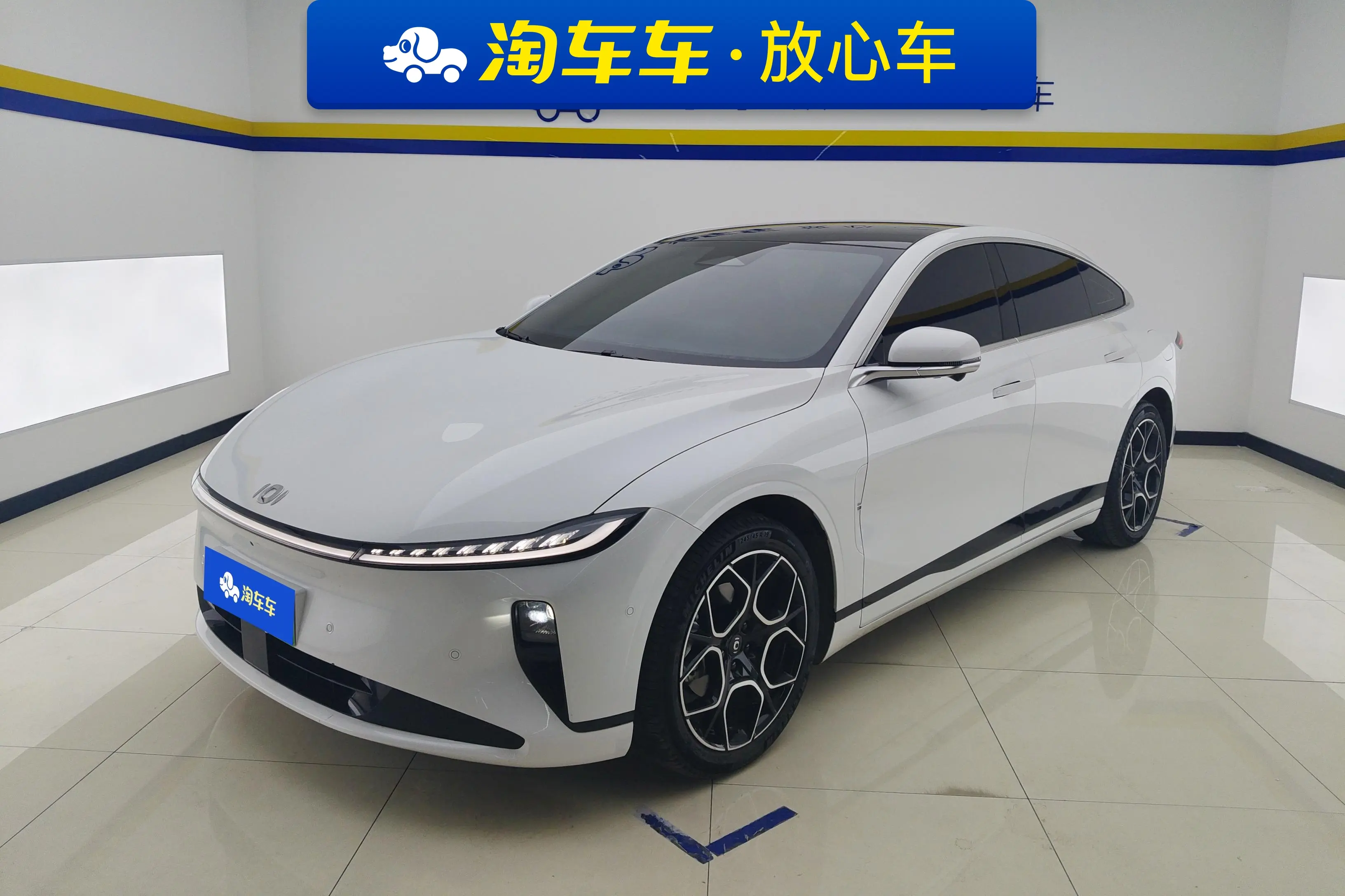 Changan Qiyuan A07  из Китая