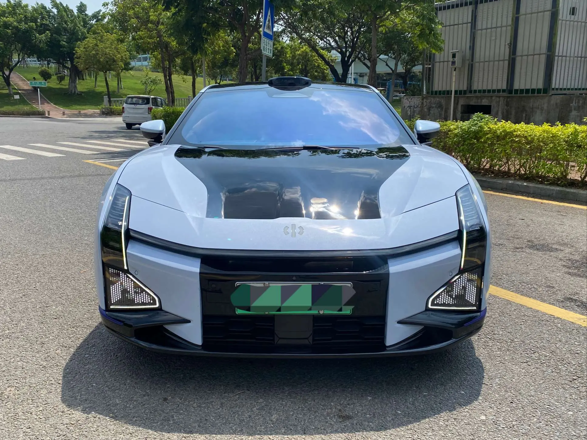 HiPhi Z  из Китая